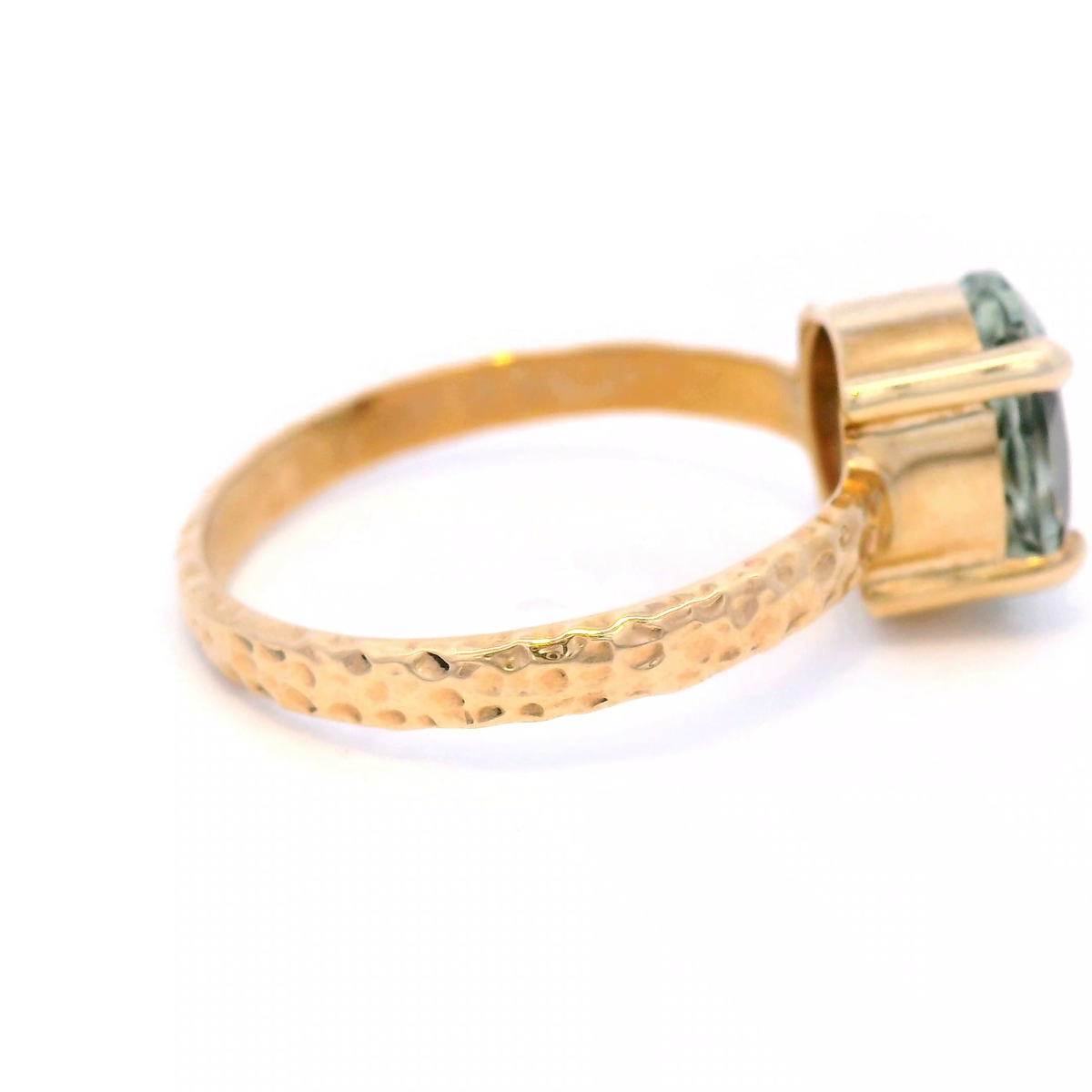 9 Carat Yellow Gold Oval Green Amethyst Gemstone Ring