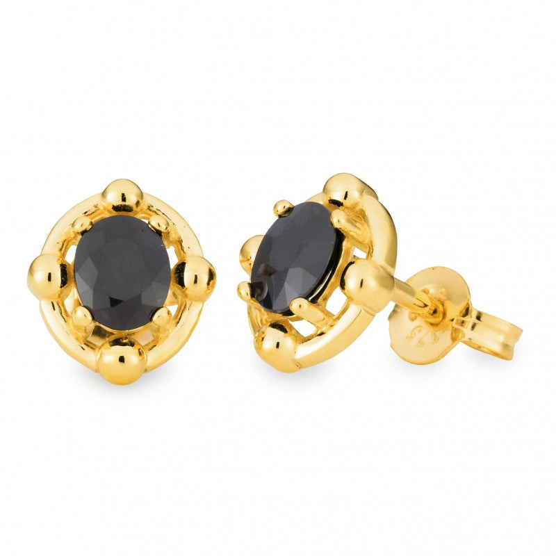 Black Sapphire set in Yellow Gold Earring