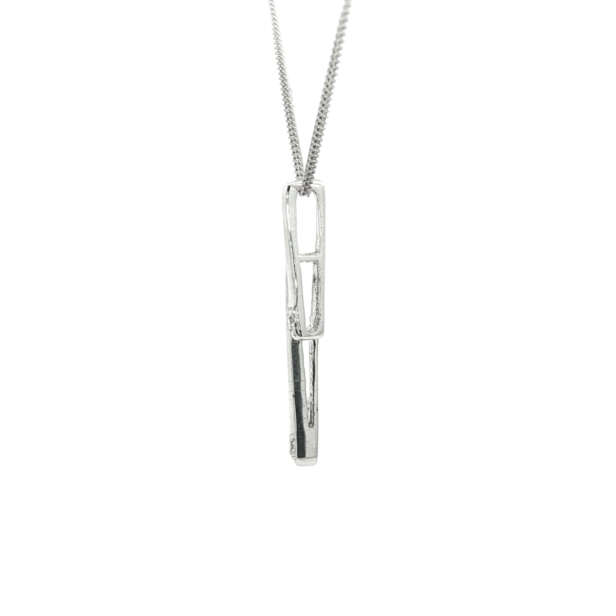 Contemporary White Gold Chain Necklace with Round Cut Diamonds