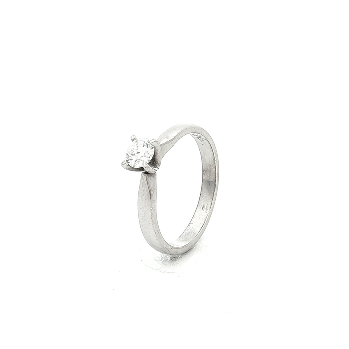 Diamon Set in White Gold Engagement Ring