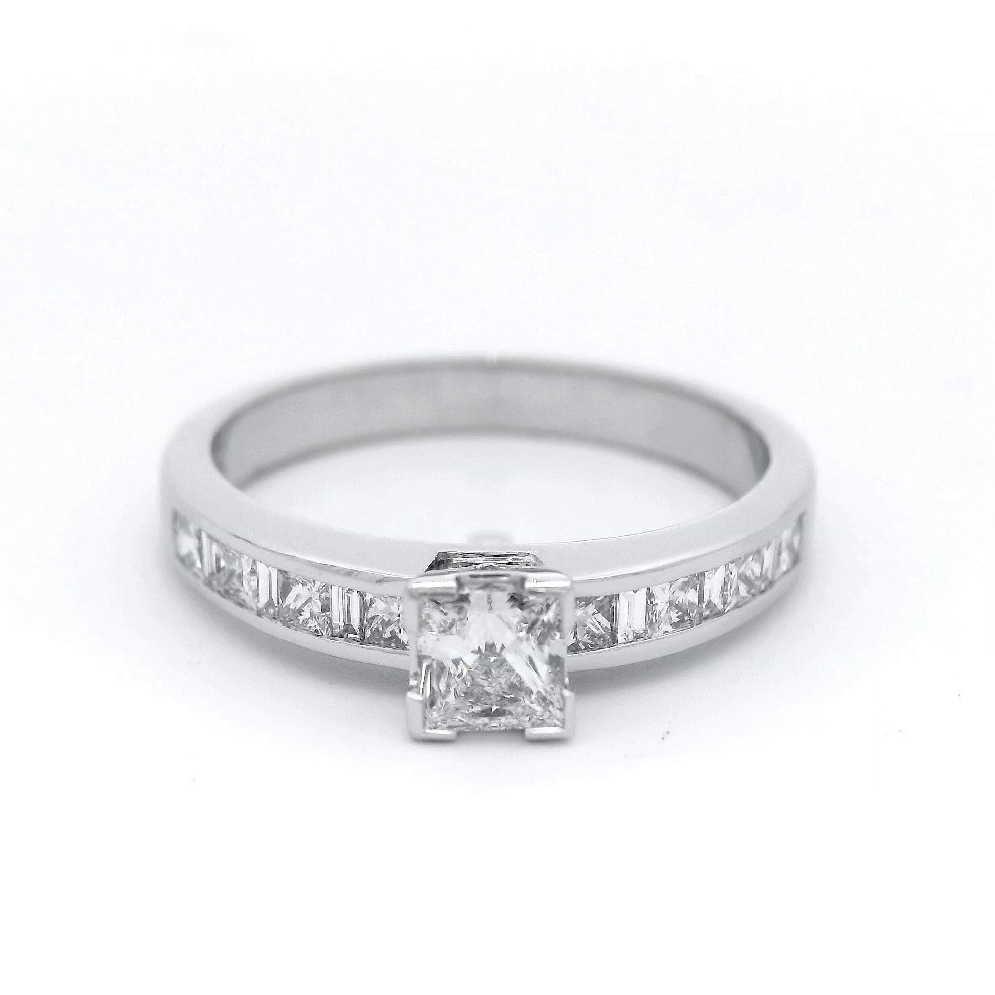 Princess Cut Diamond Engangement Ring