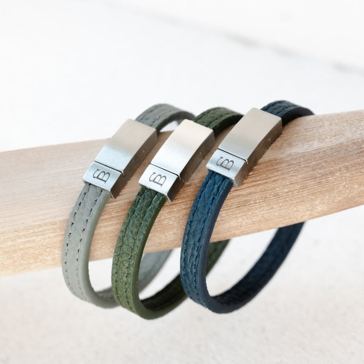 Grady - Iron -Elegant Pebble Finish Leather Strap Bracelet
