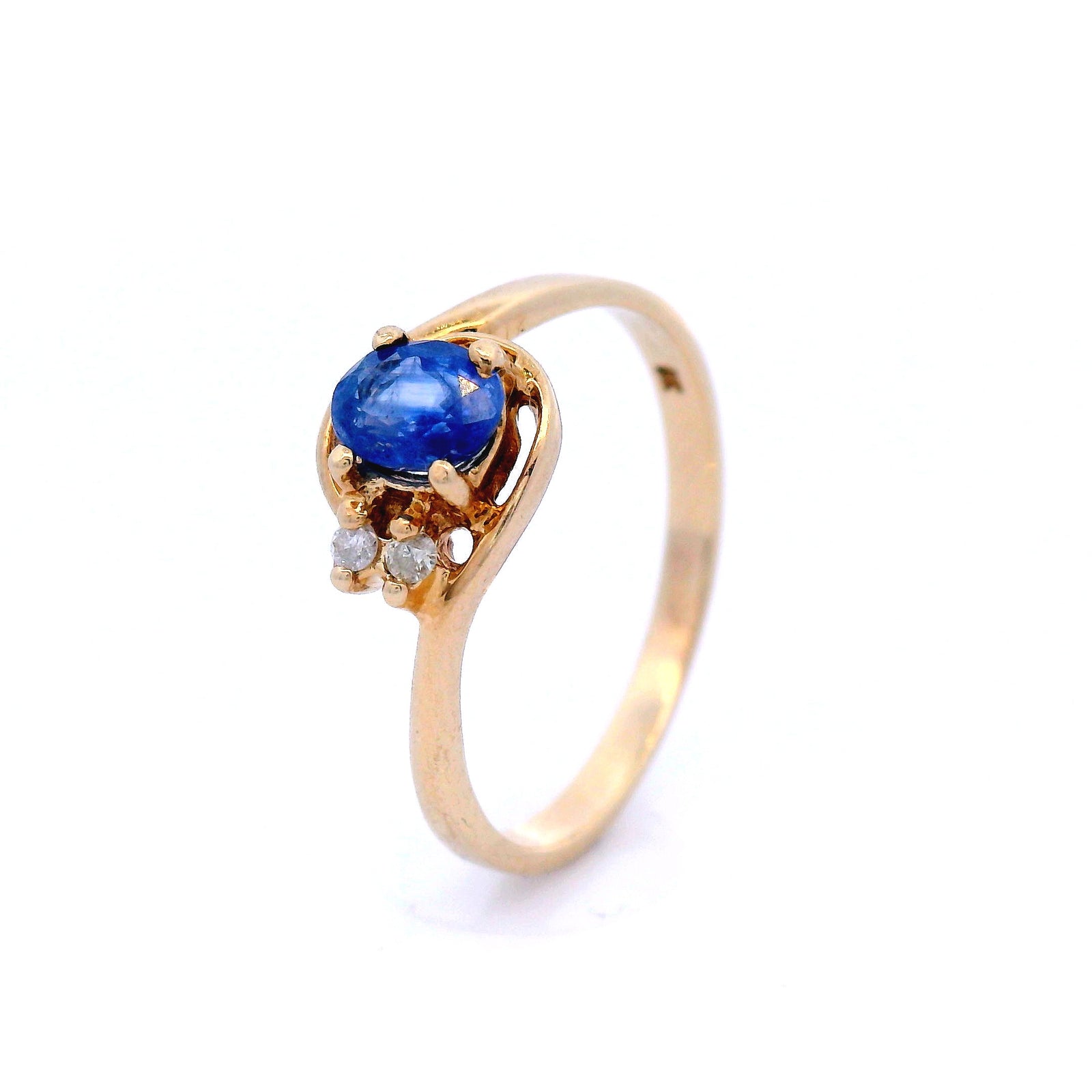 Blue Australian Sapphire Dress Ring Set in Yellow Gold