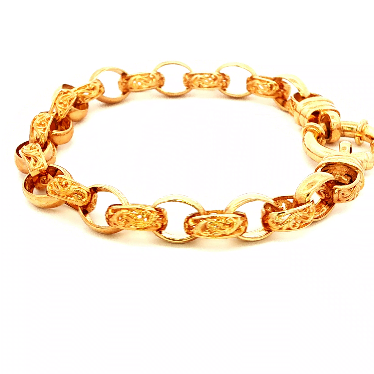 Solid Oval Belcher Bracelet in Yellow Gold