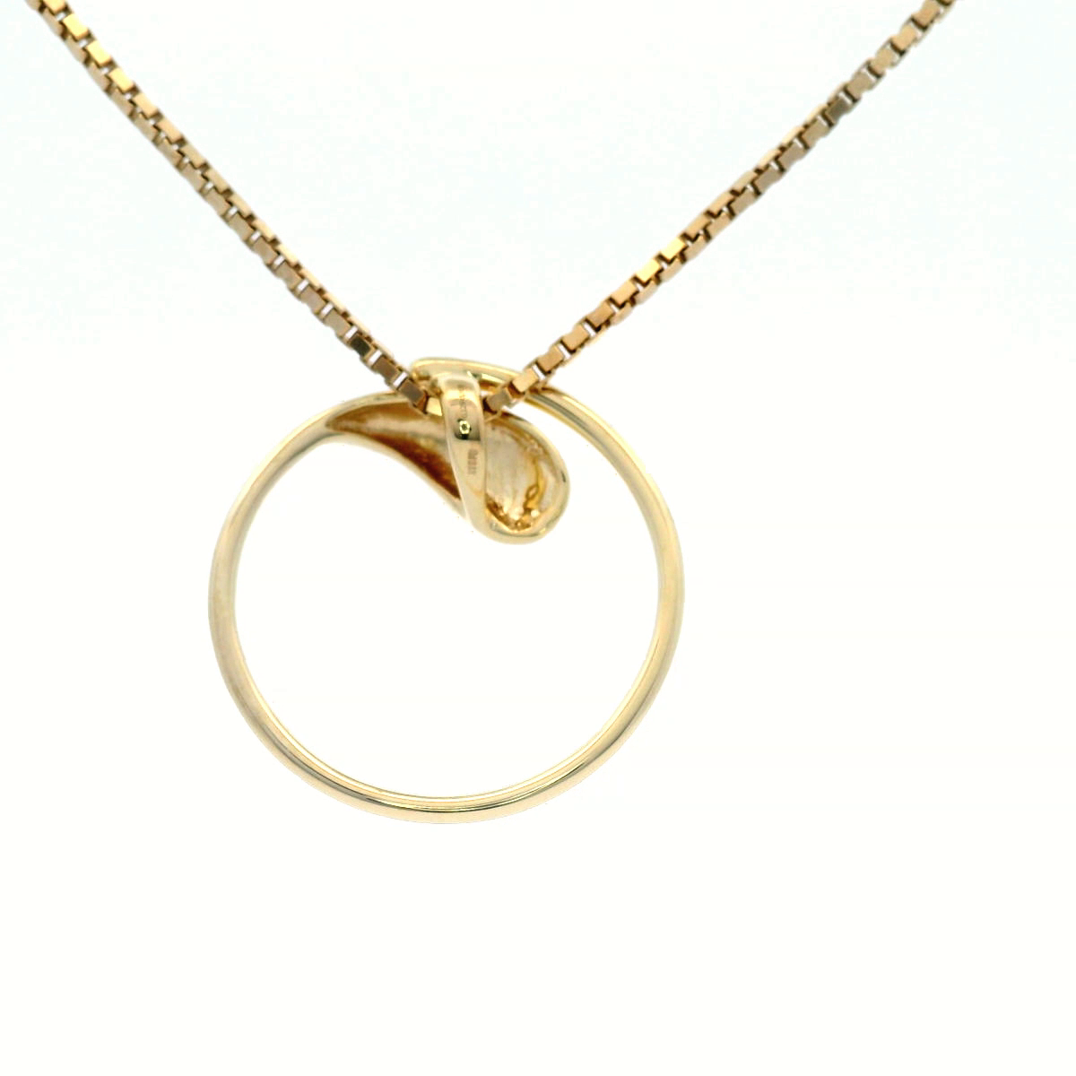 Diamond Circle Pendant Set in Yellow Gold