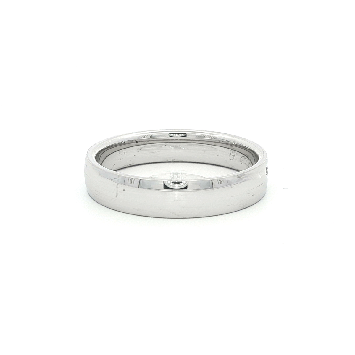 Platinum Band Ring with Round Brilliant Cut Diamond in White Gold