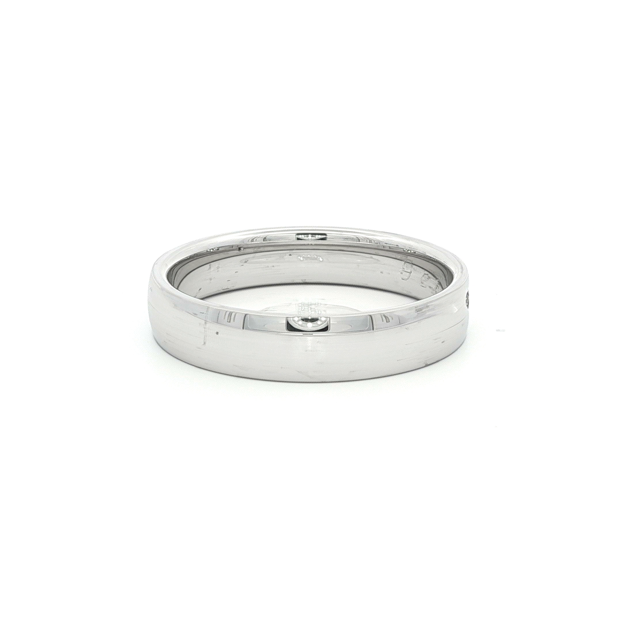 Platinum Band Ring with Round Brilliant Cut Diamond in White Gold