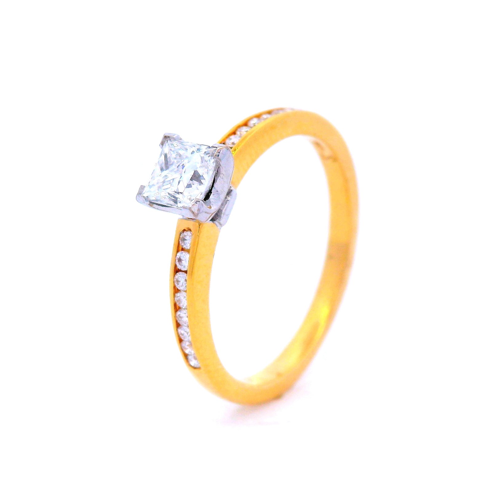 Diamond Set in Yellow Gold Ring