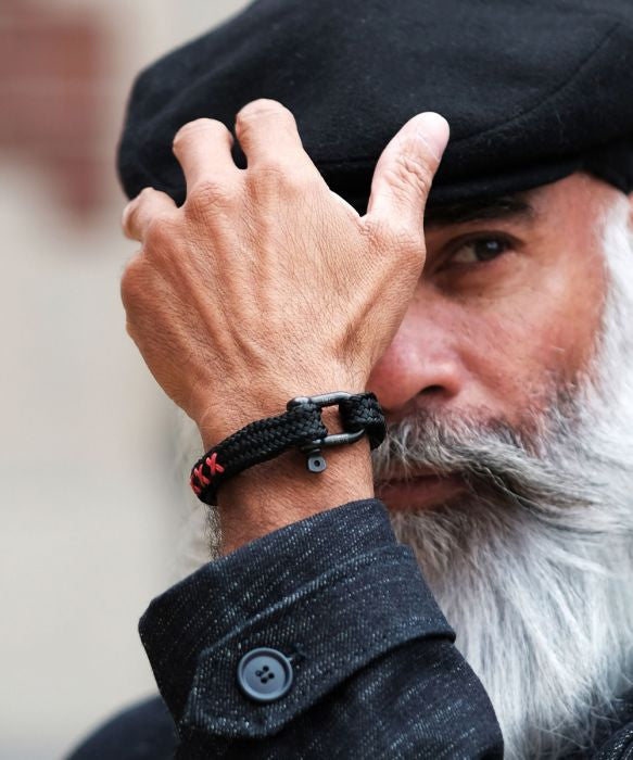 PIG AND HEN COAT OF ARMS SHARP SIMON BRACELET - M