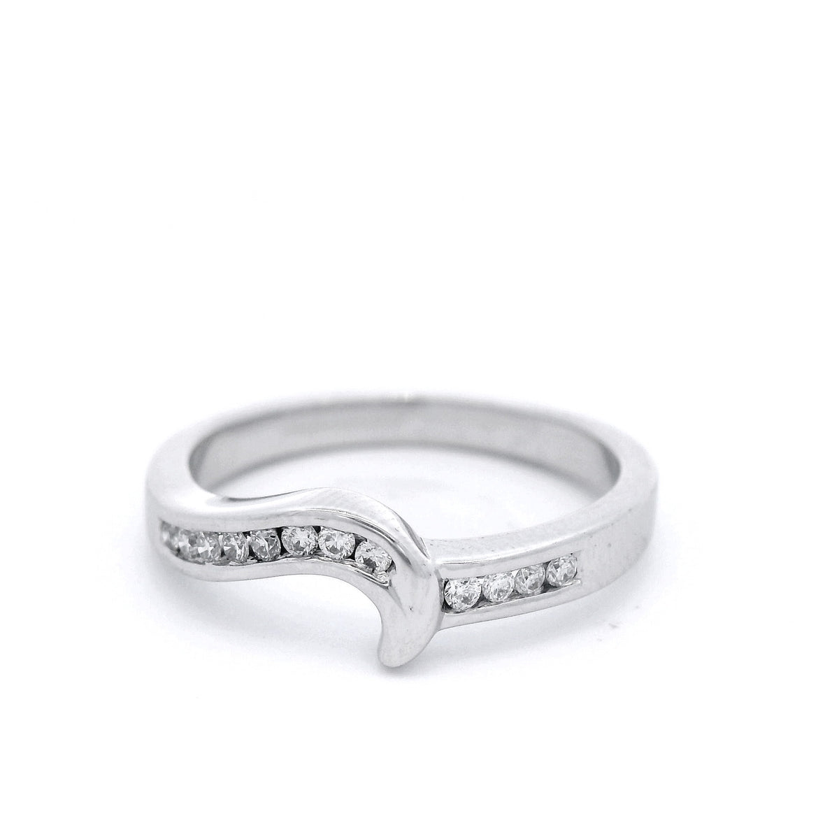 Diamond Set Fitted Wedder Ring in White Gold