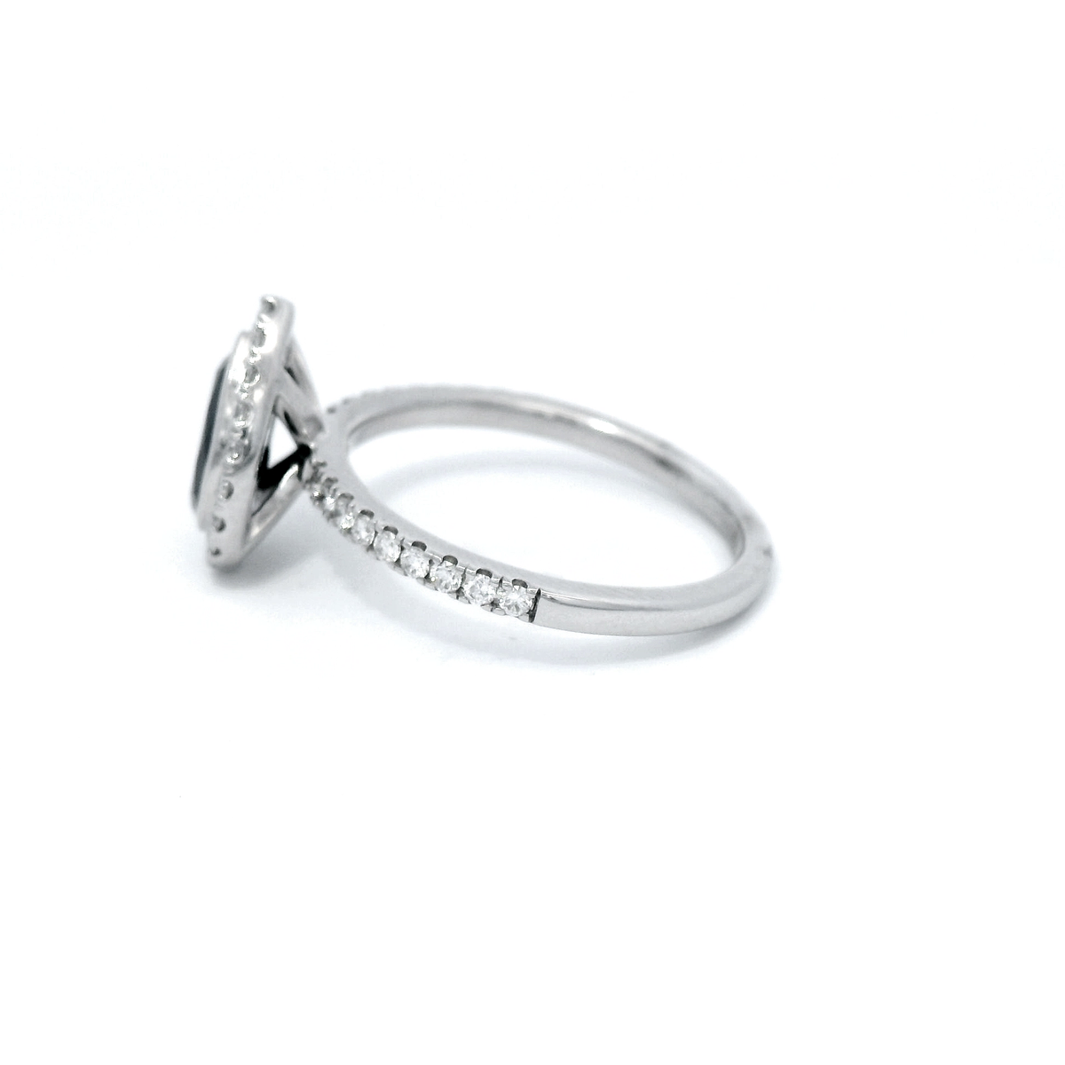 9ct White Gold Ring with a Black Diamond Centre