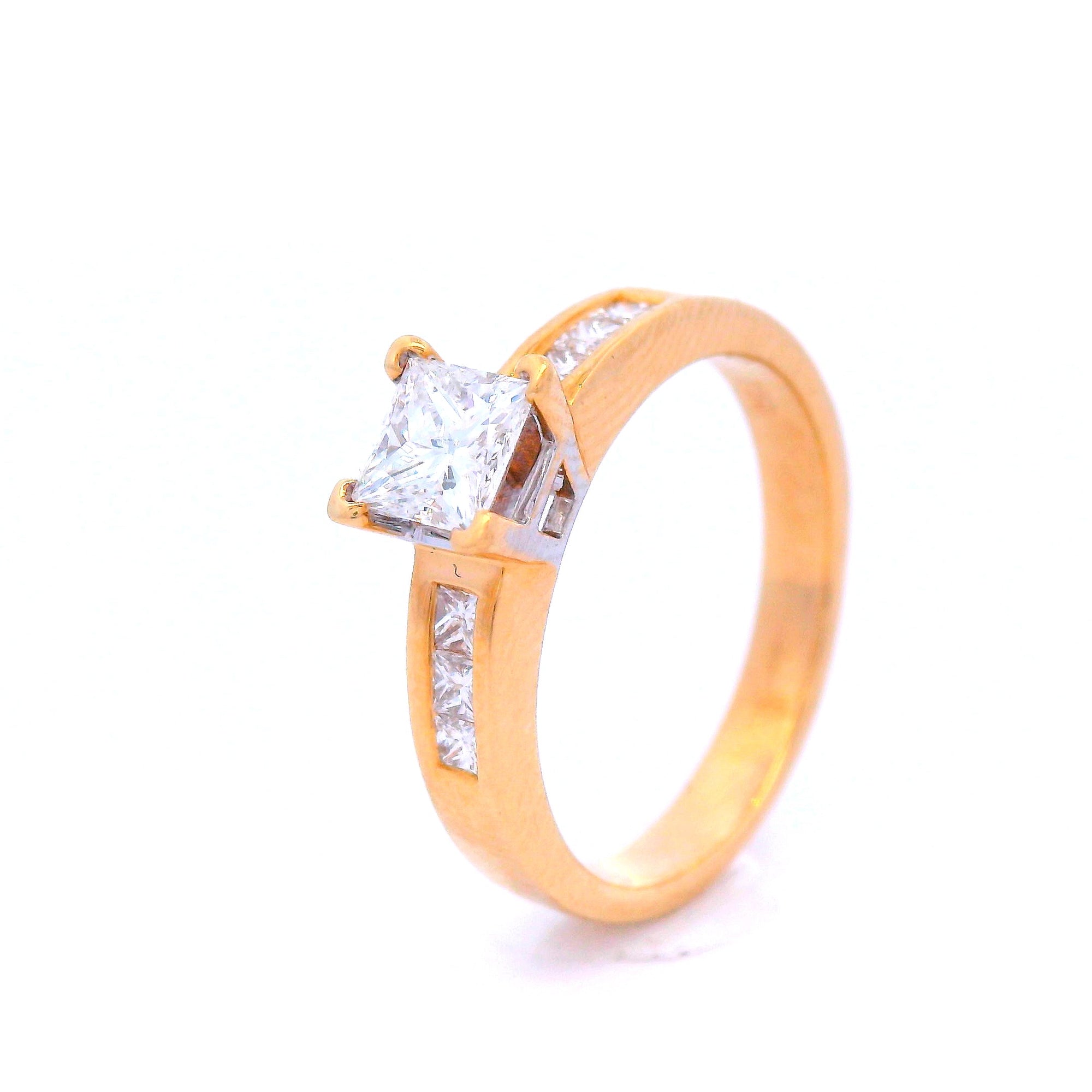 Princess Cut Diamond Set in Yellow Gold with Princess Cut Shoulders