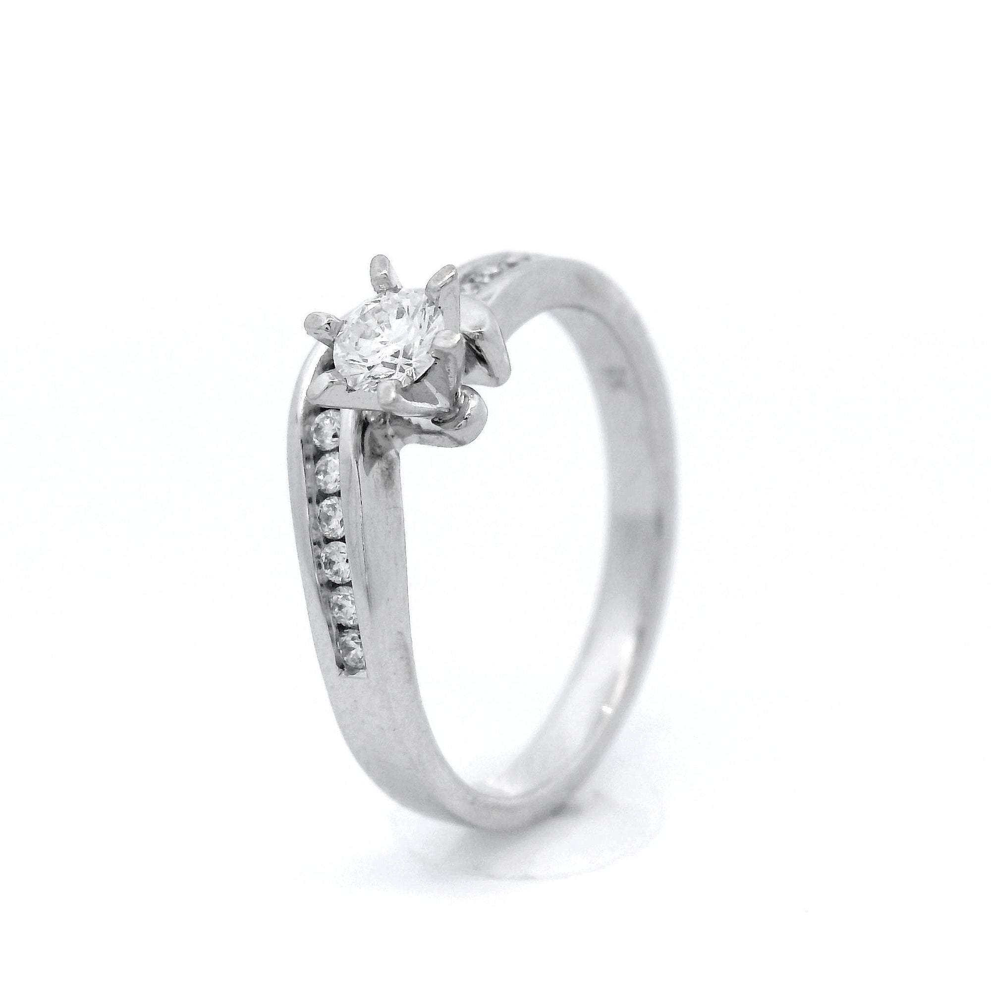 Diamond Ring with Swept Shoulder Sides set in White Gold