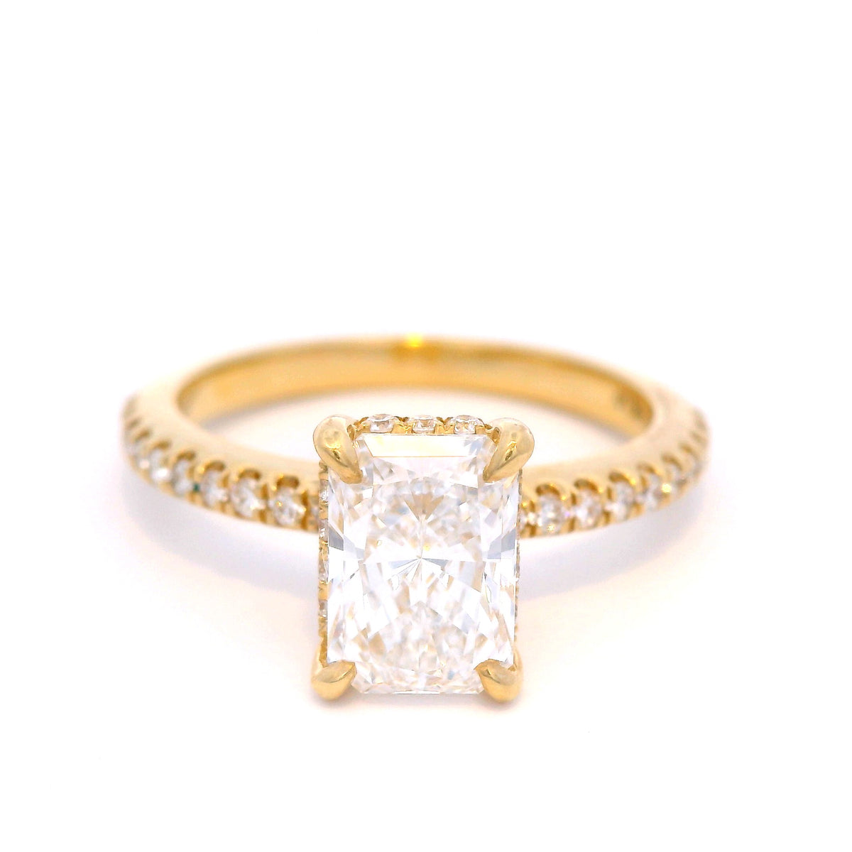 18 Carat Yellow Gold Diamond Dress Ring