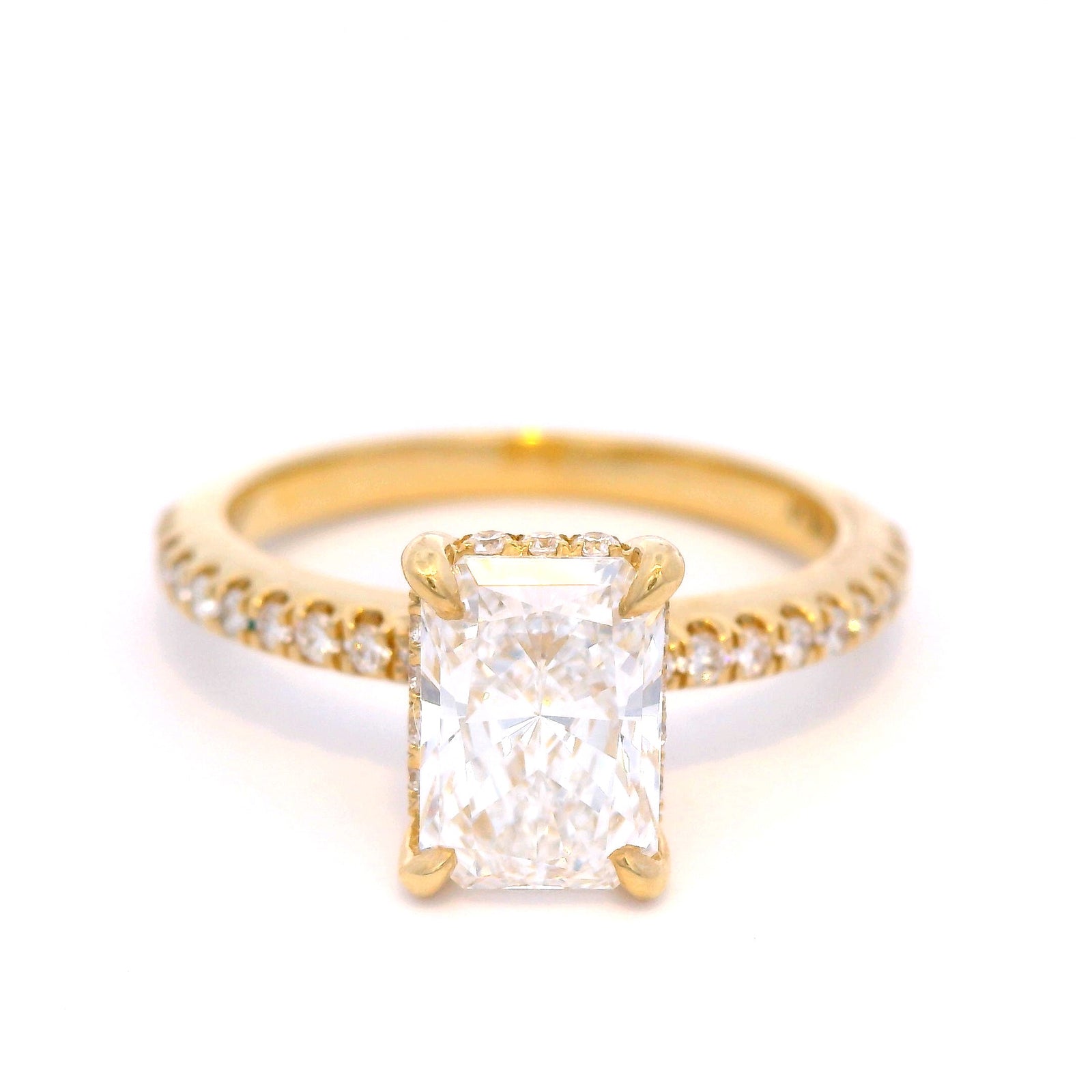 18 Carat Yellow Gold Diamond Dress Ring