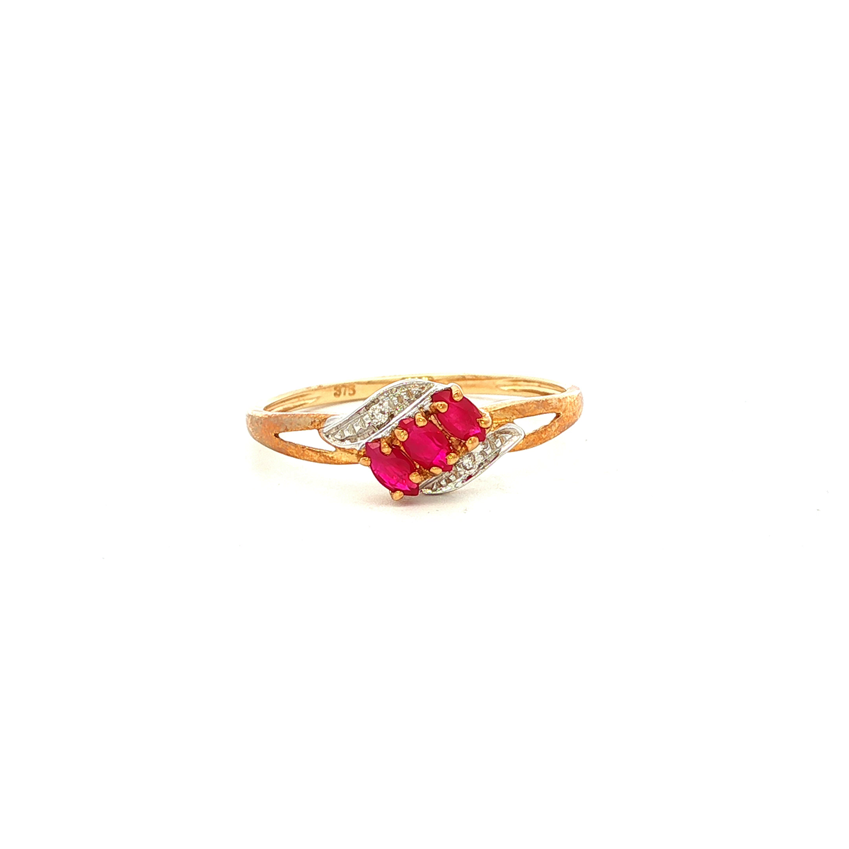 Ruby and Diamond Ring in Yellow Gold