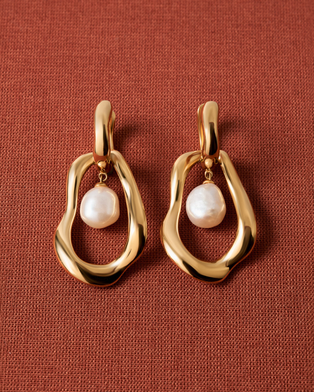THOMAS SABO Hoop Earrings with Freshwater Pearls In Gold