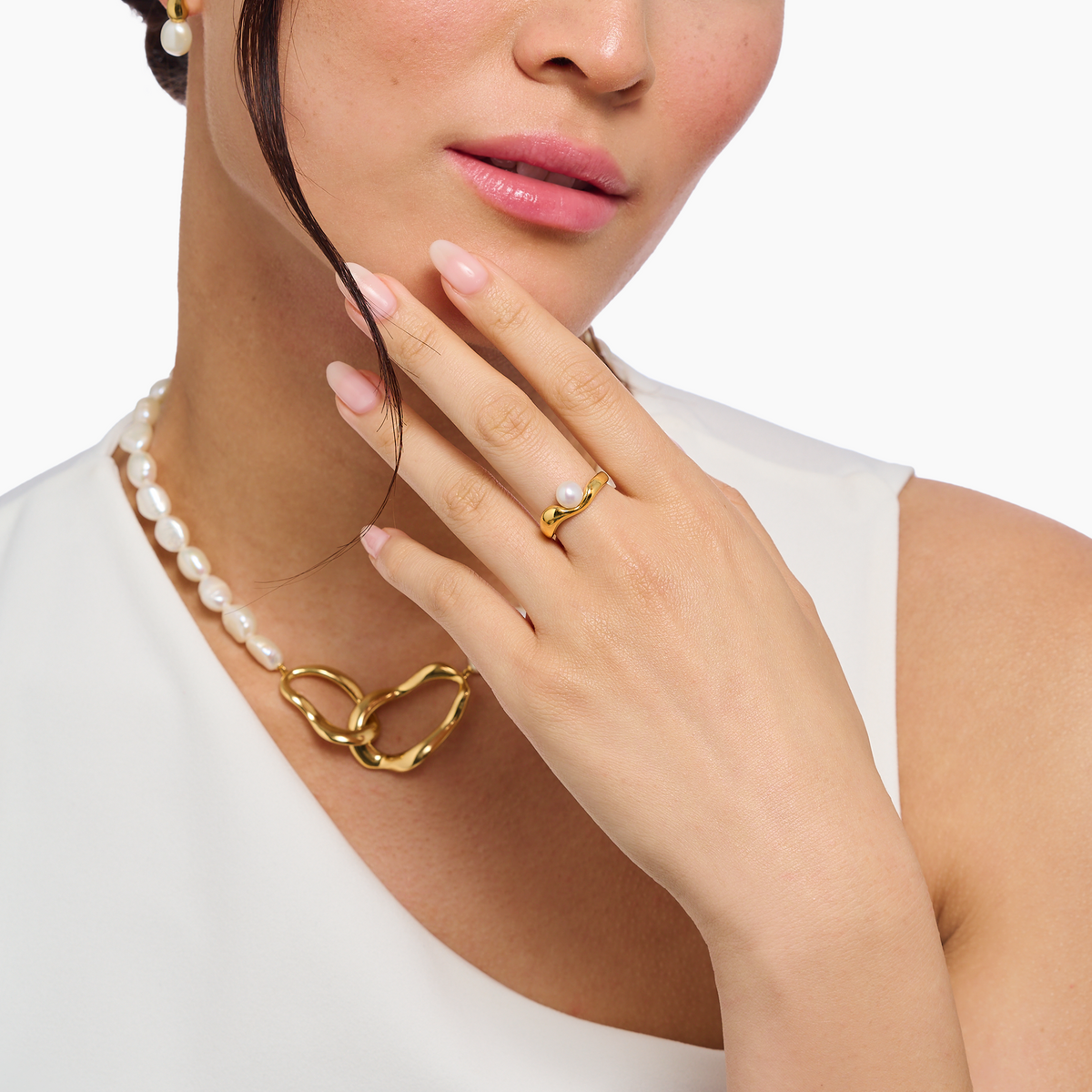 THOMAS SABO Wavy Ring with Freshwater Pearl in Gold