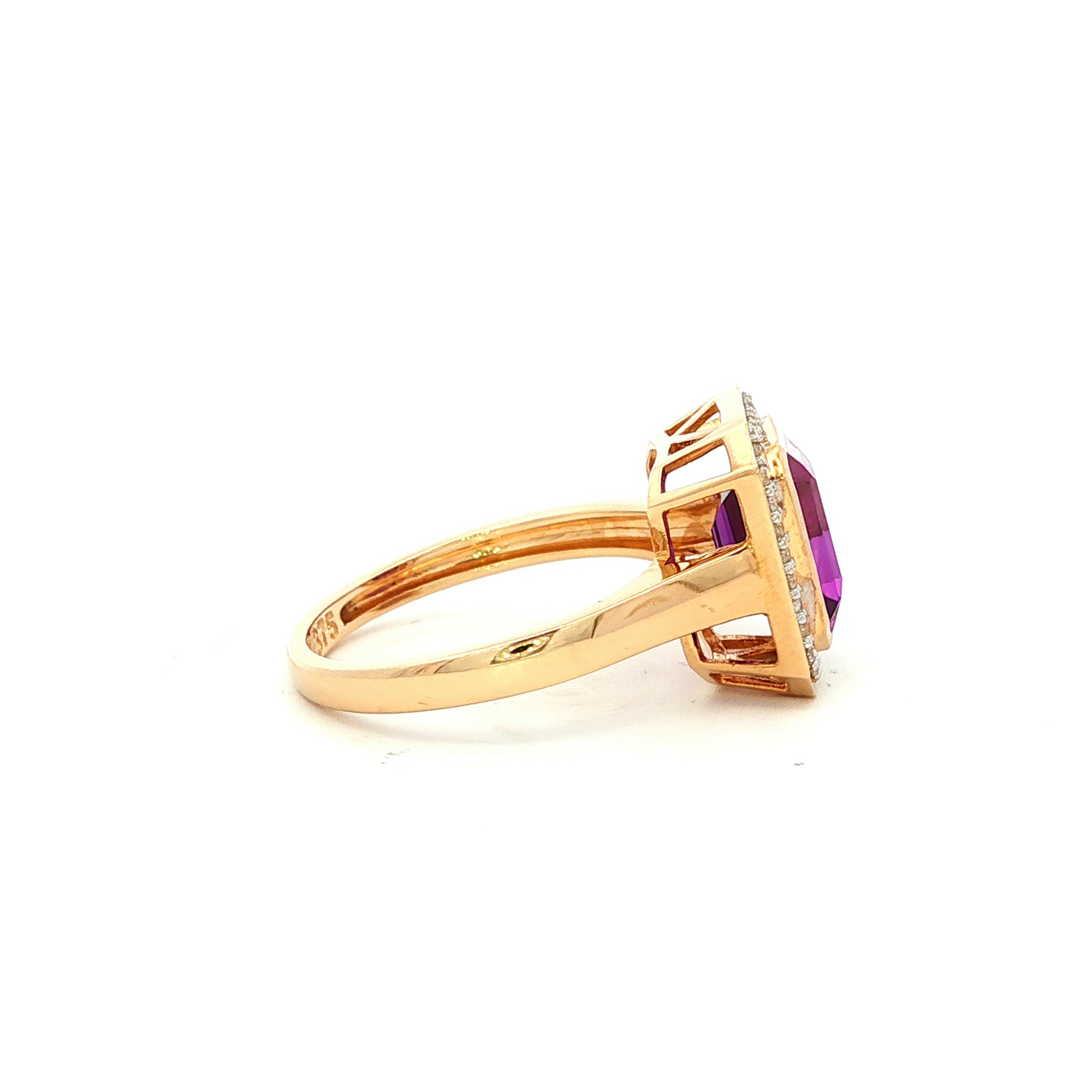 Diamond and Amethyst Ring in Yellow Gold