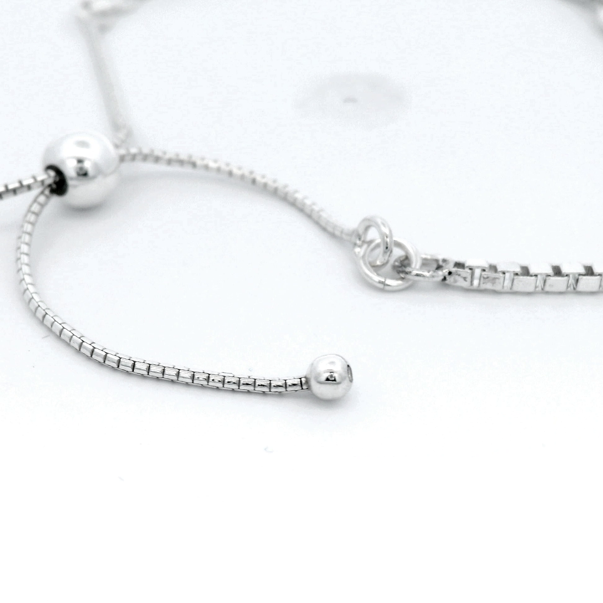 Von Treskow Adjustable Box Chain Bracelet With 'VT' Toggle