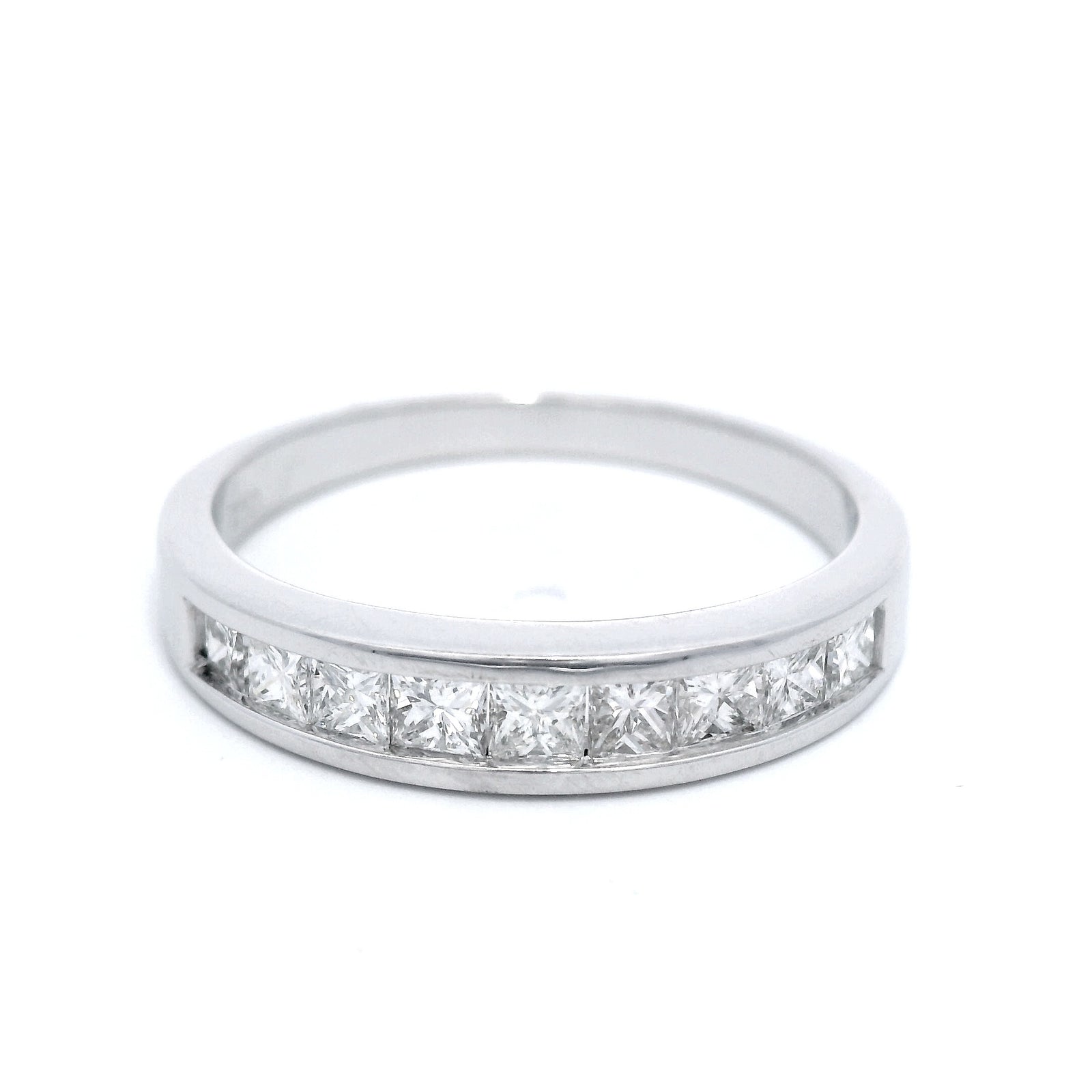 Curved Princess Diamond Ring in White Gold