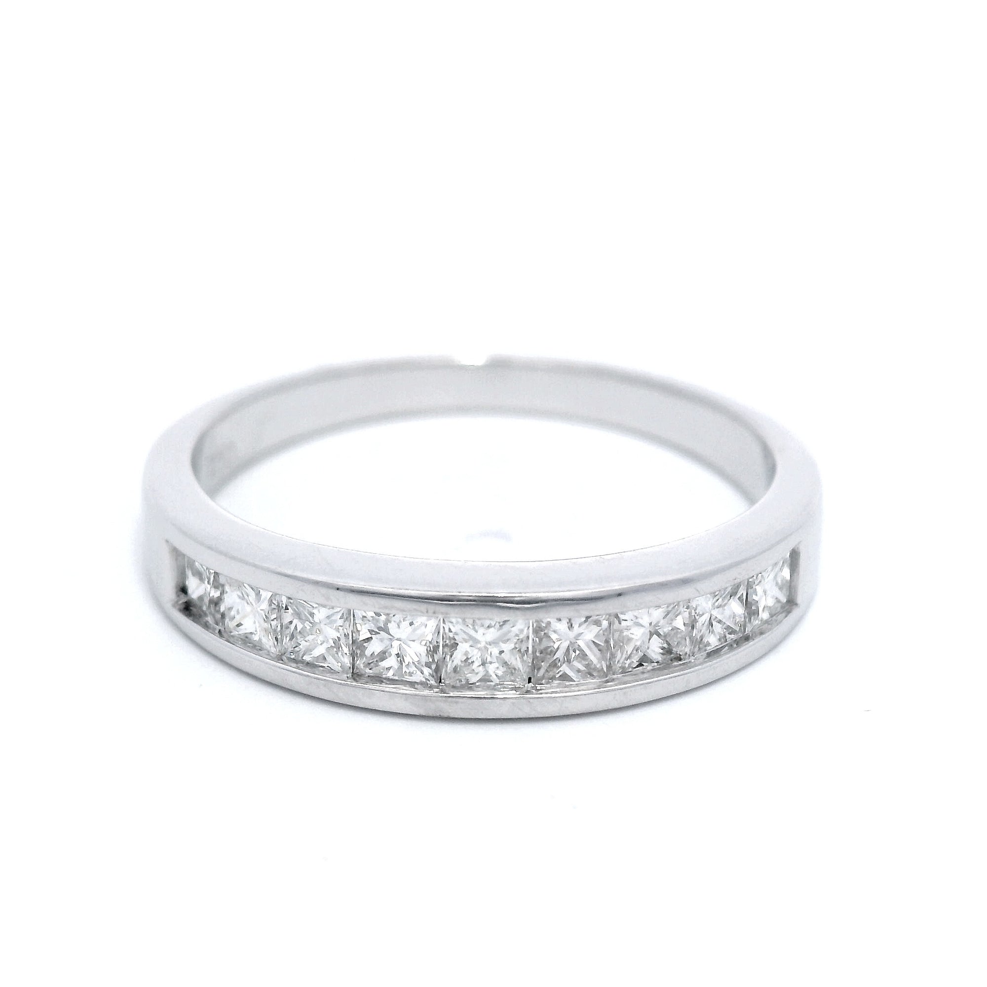 Curved Princess Diamond Ring in White Gold