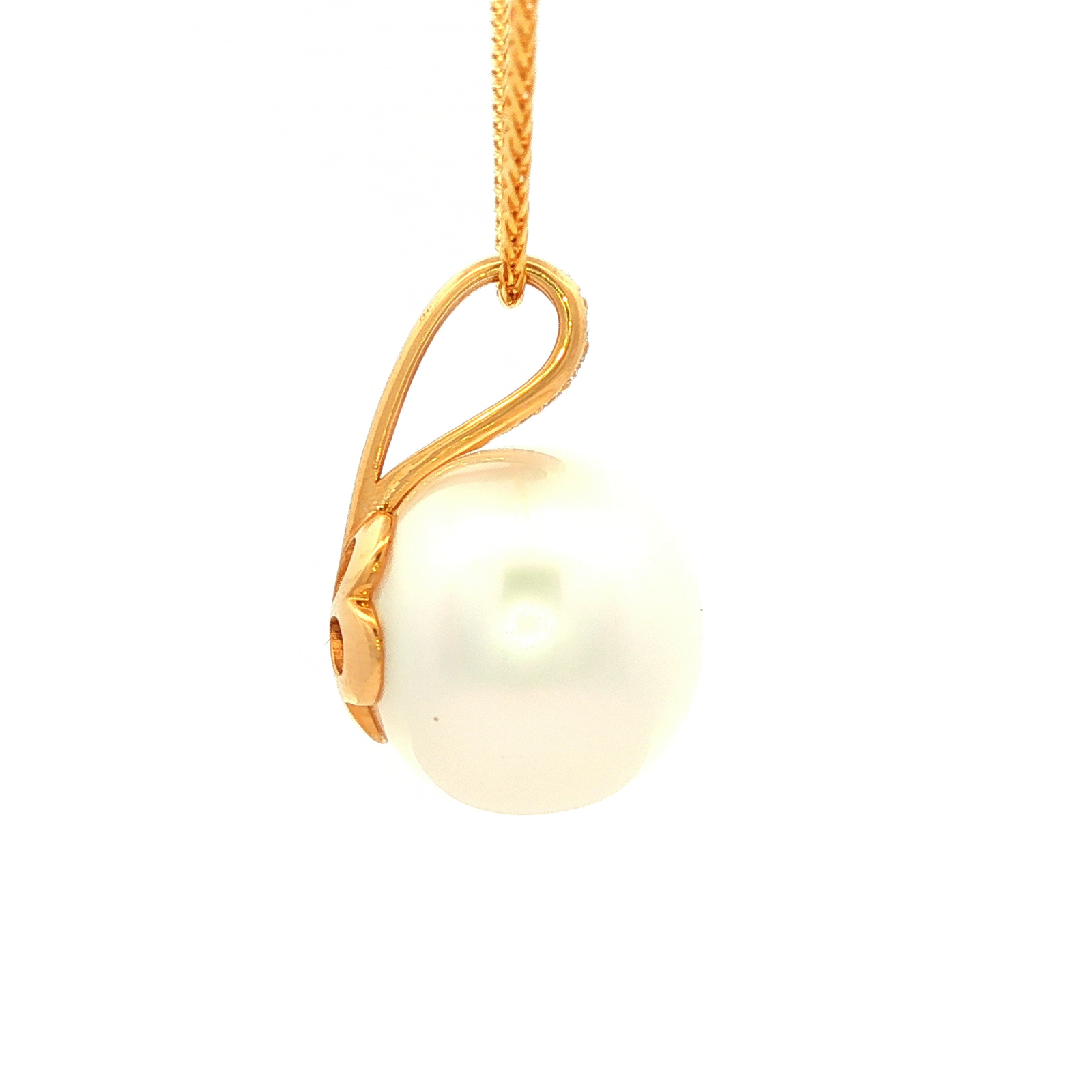 South Sea Pearl and Diamond Pendant in Yellow Gold
