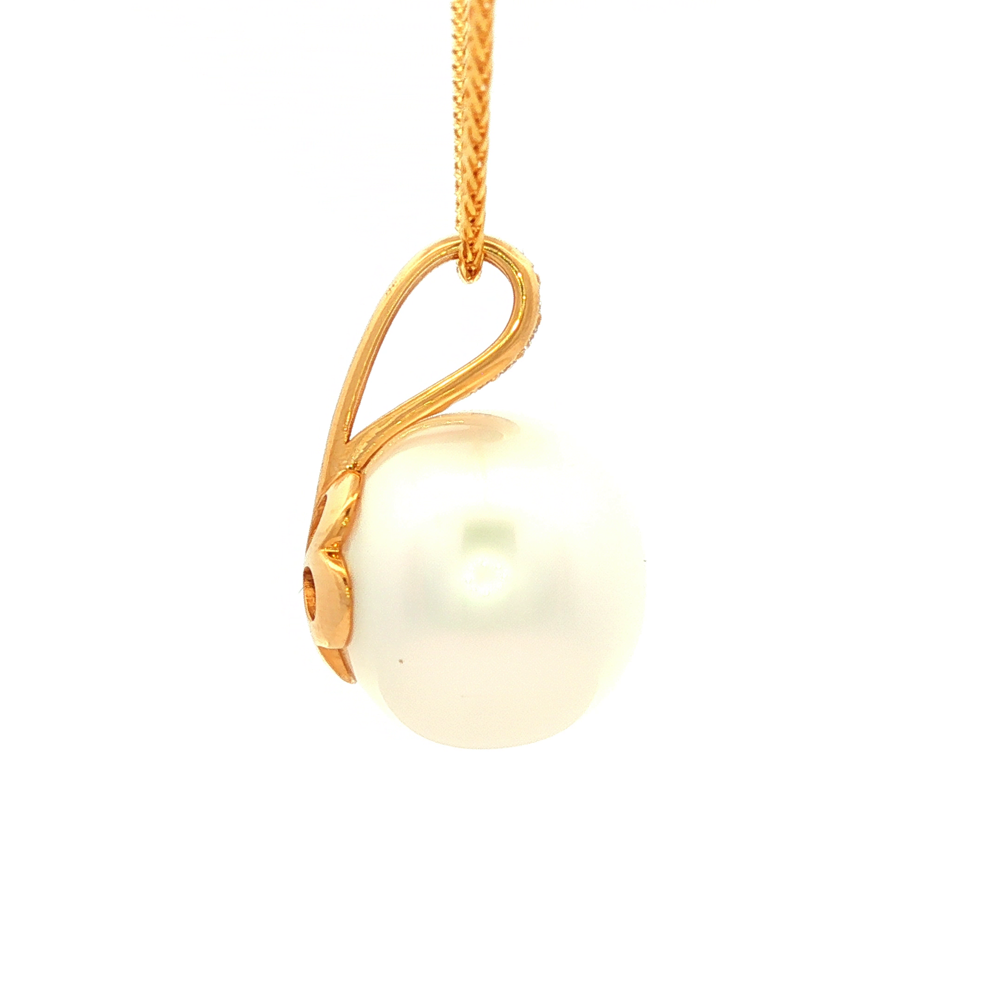 South Sea Pearl and Diamond Pendant in Yellow Gold