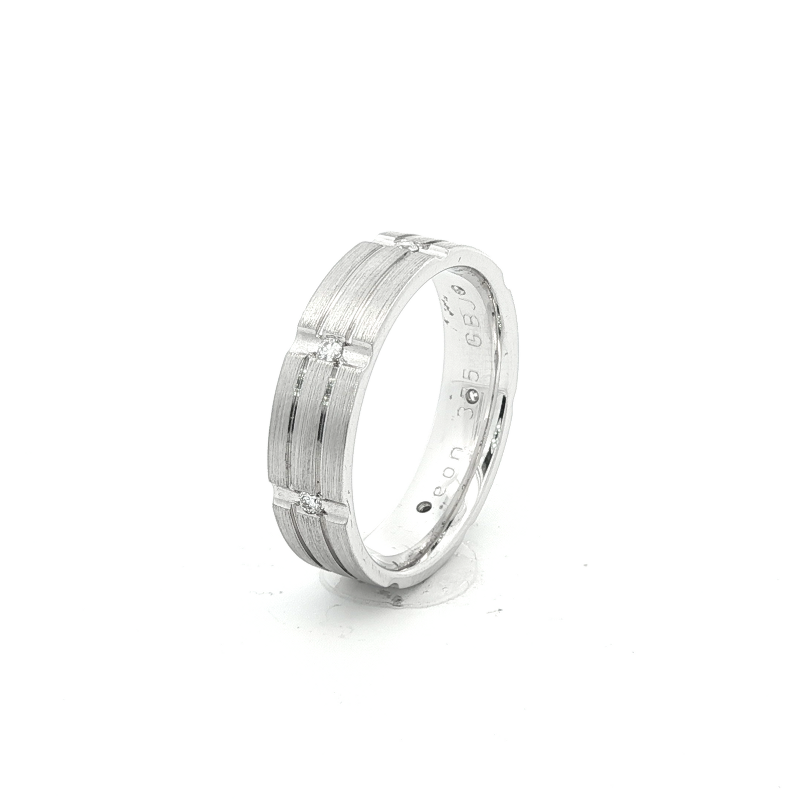 Platinum White Gold Band Ring with Round Brilliant Diamonds