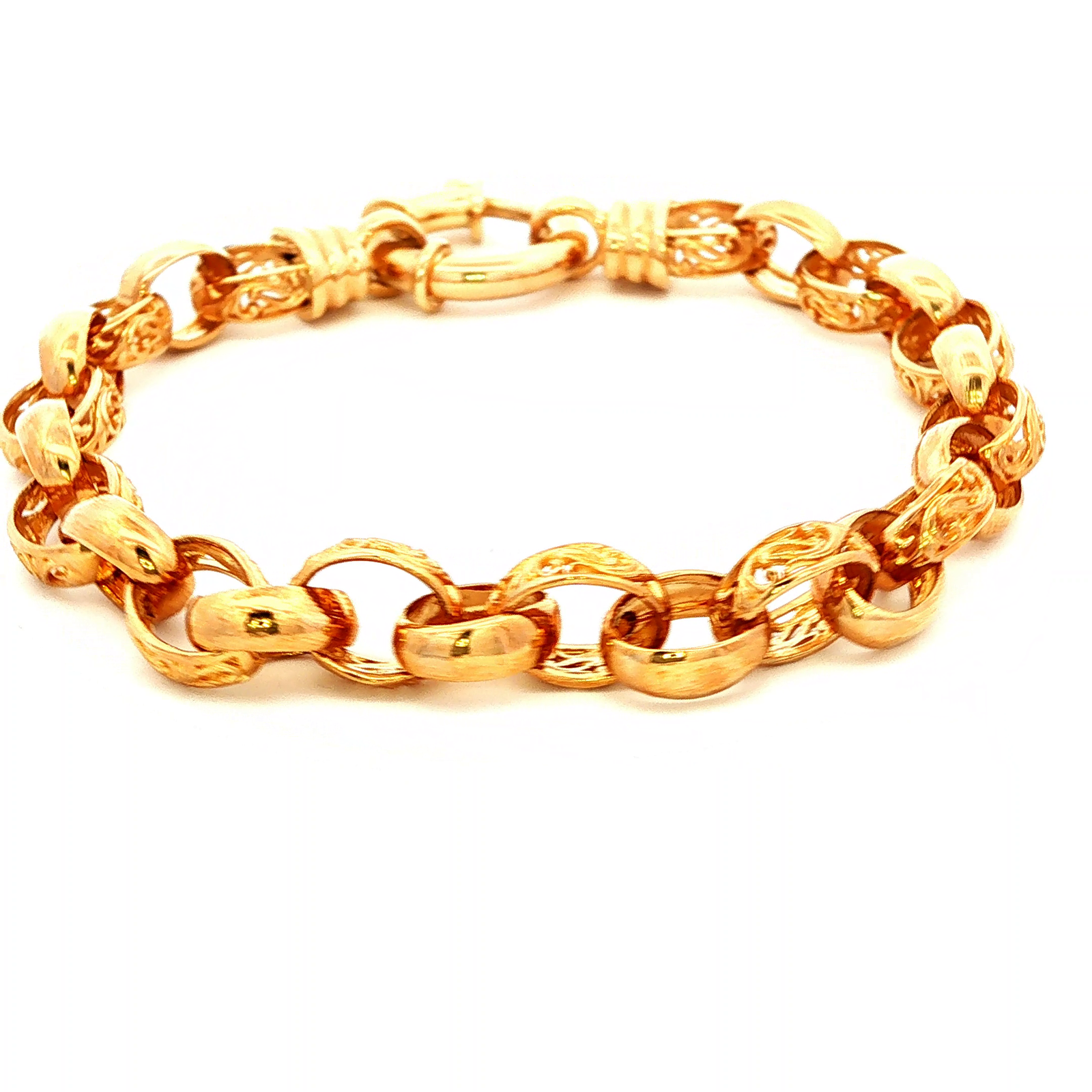 Solid Oval Belcher Bracelet in Yellow Gold