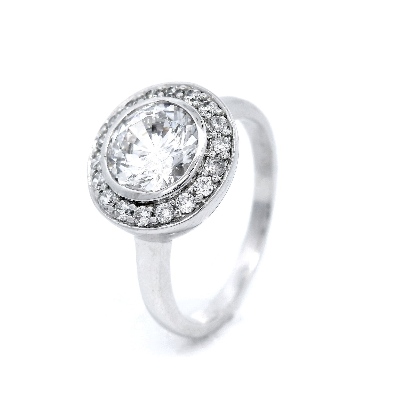 Evergem 9 Carat With Round Bezel Simulated E=1.9Ct Sz P