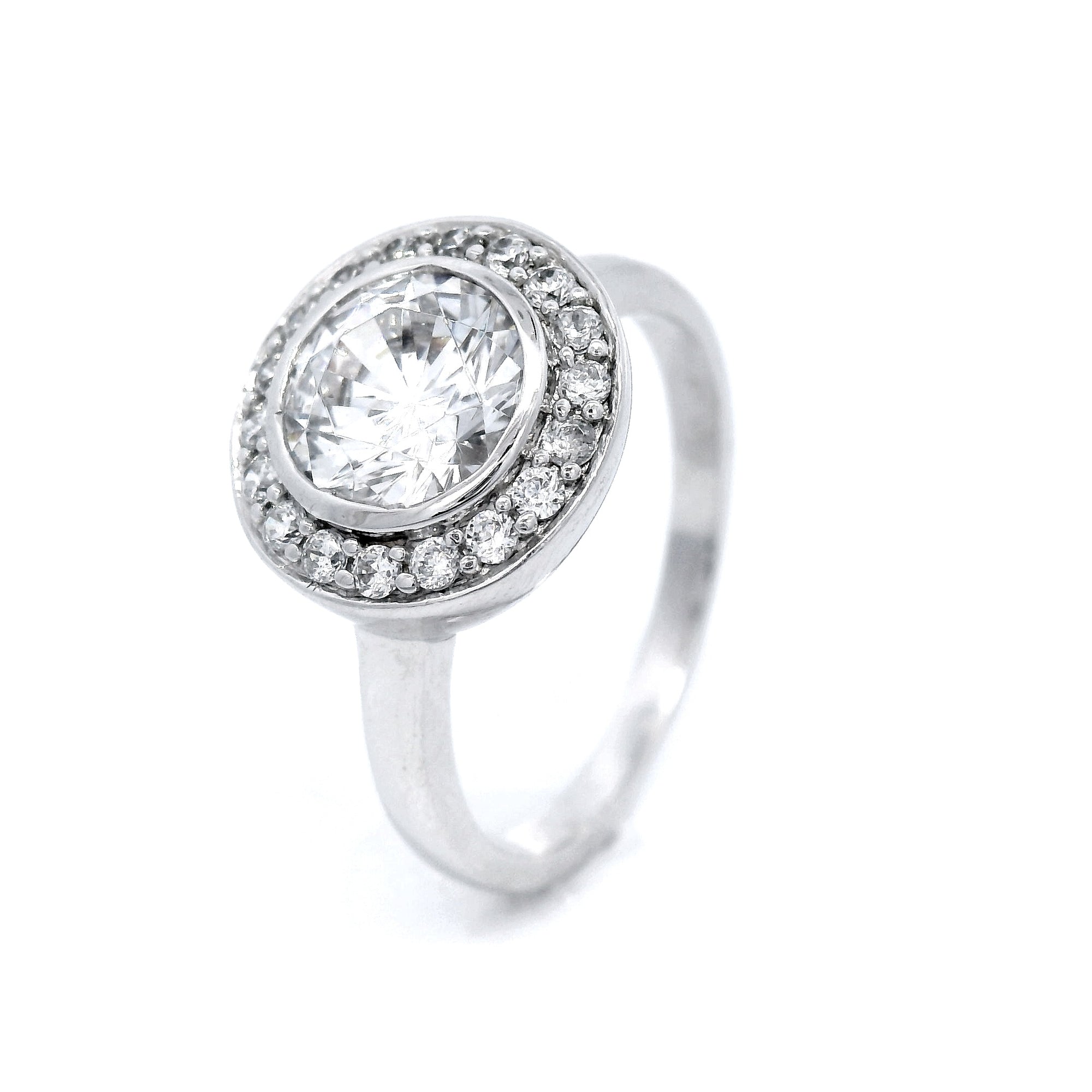 Evergem 9 Carat With Round Bezel Simulated E=1.9Ct Sz P