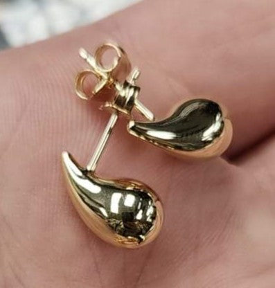 Small Teardrop Stud in Yellow Gold