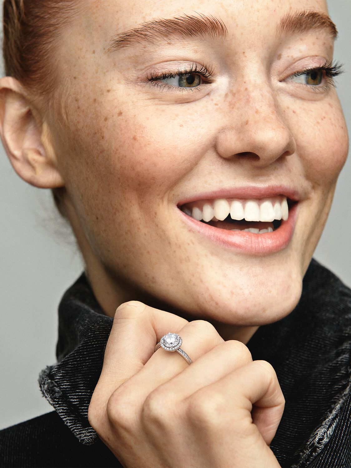 Classic Elegance Silver Ring w Clear CZ