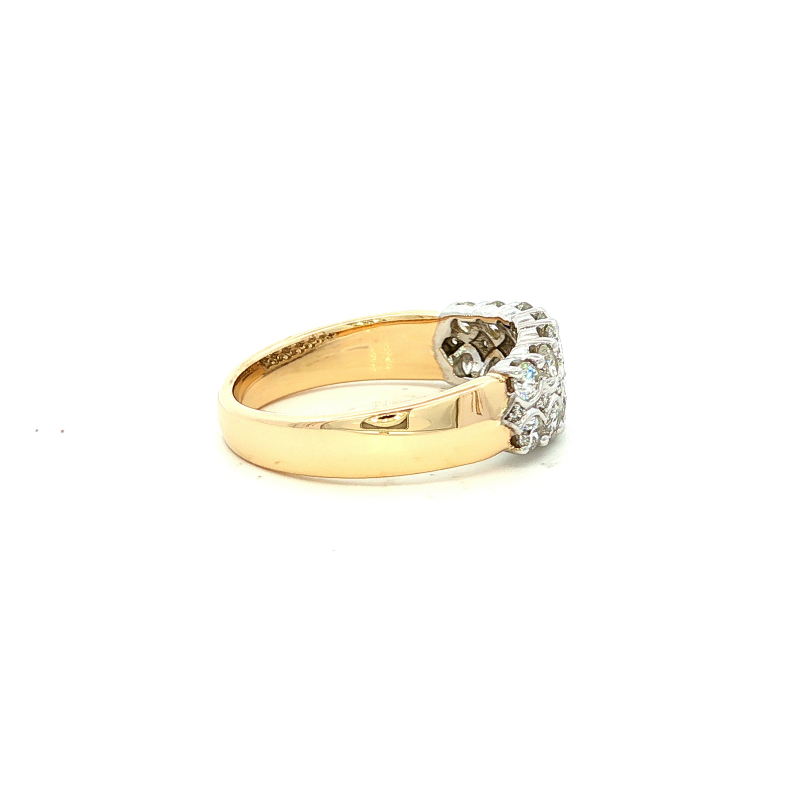 Multistone Ring With Round Cut Diamonds in Yellow Gold