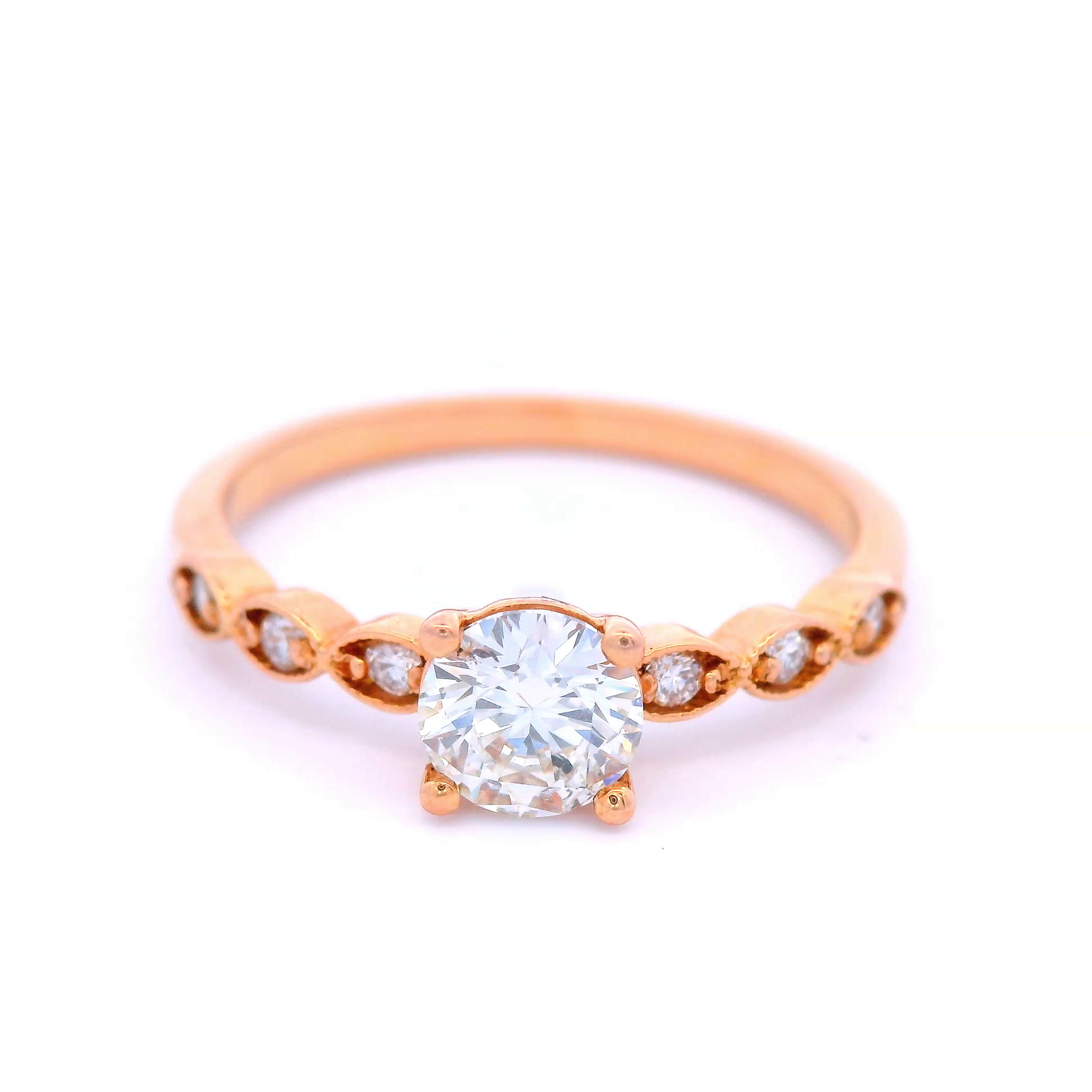 Round Brilliant Cut Centre Diamond in Rose Gold