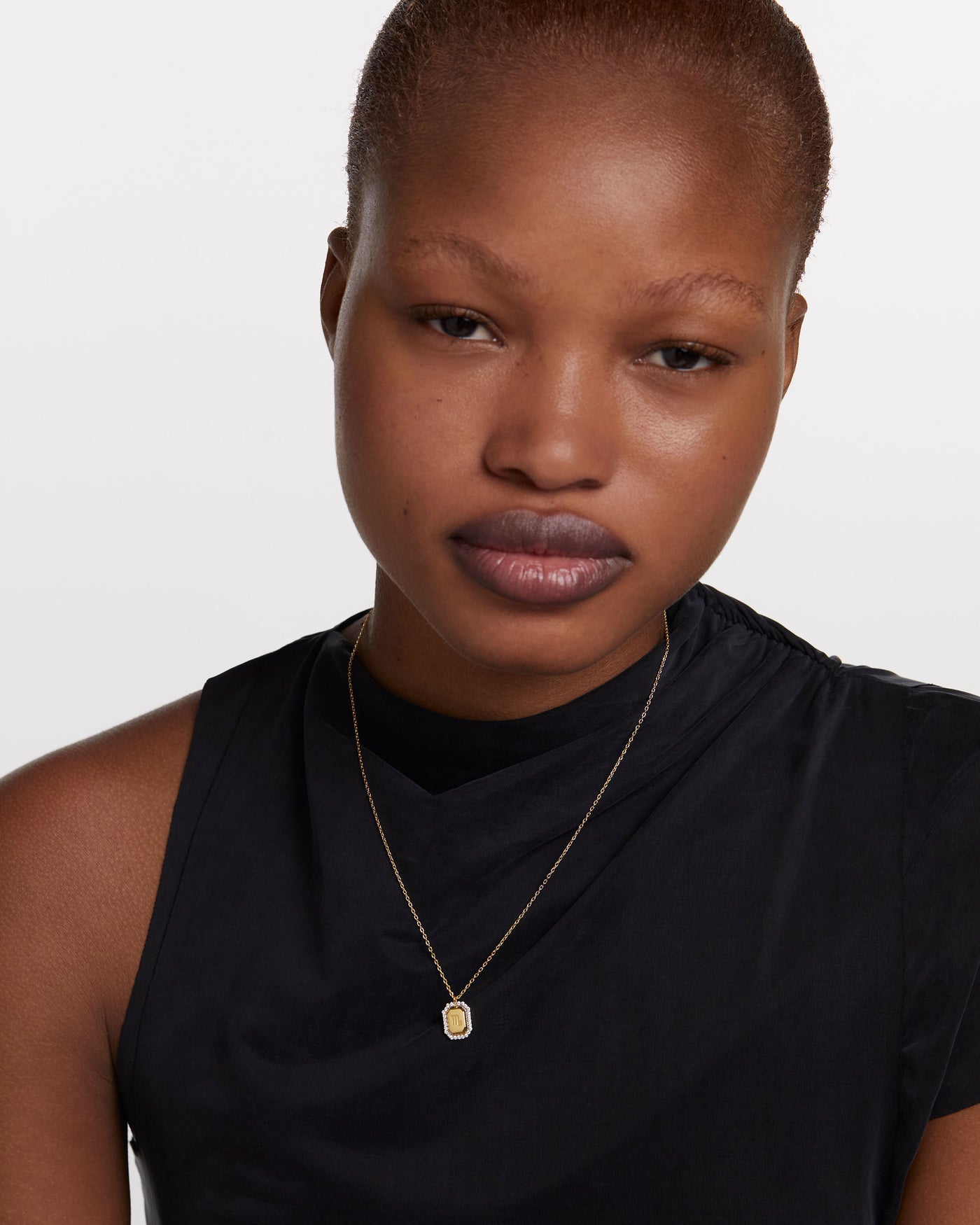 PDPAOLA Capricorn Necklace Engraved In Octagonal Pendant