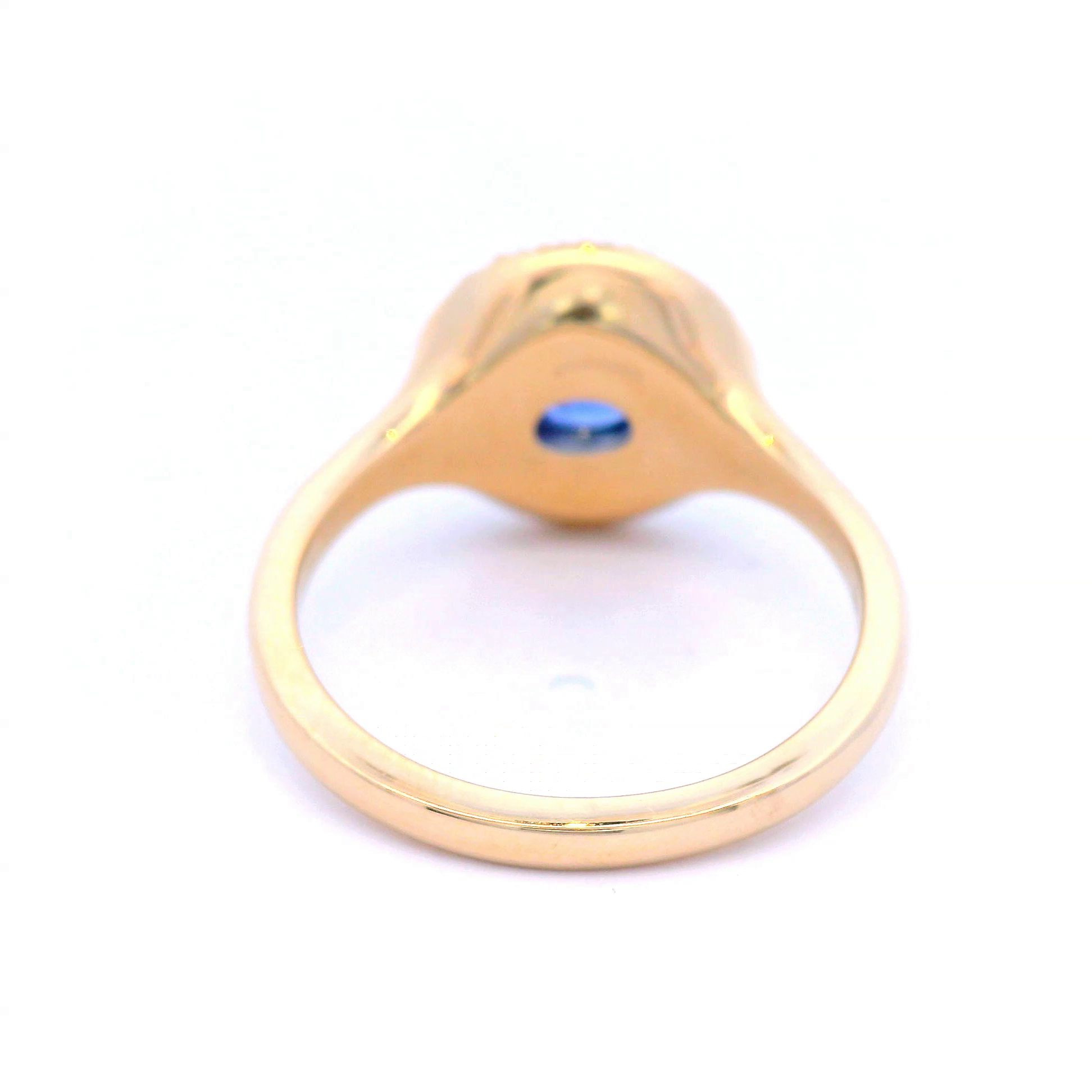 Sapphire Set in Yellow Gold Ring