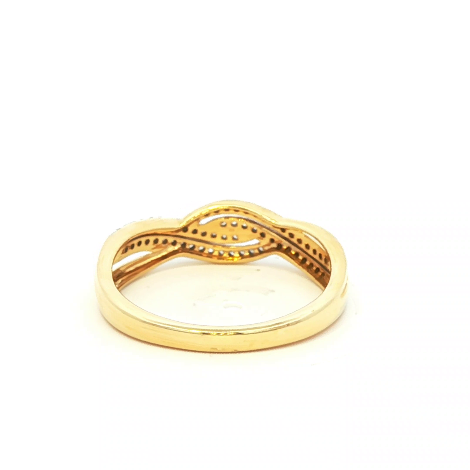 Yellow Gold Ring with Round Cut Brilliant Diamonds
