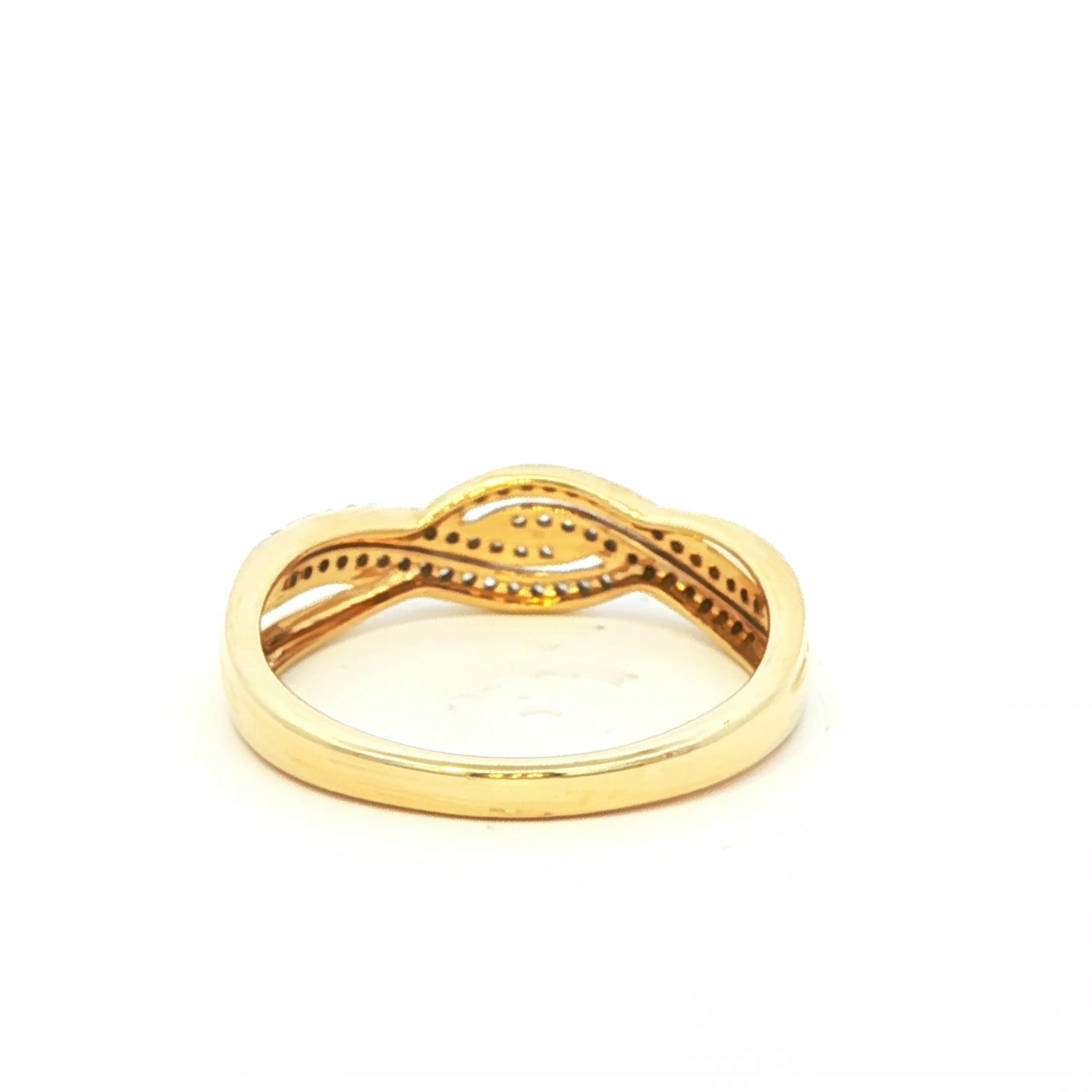 Yellow Gold Ring with Round Cut Brilliant Diamonds