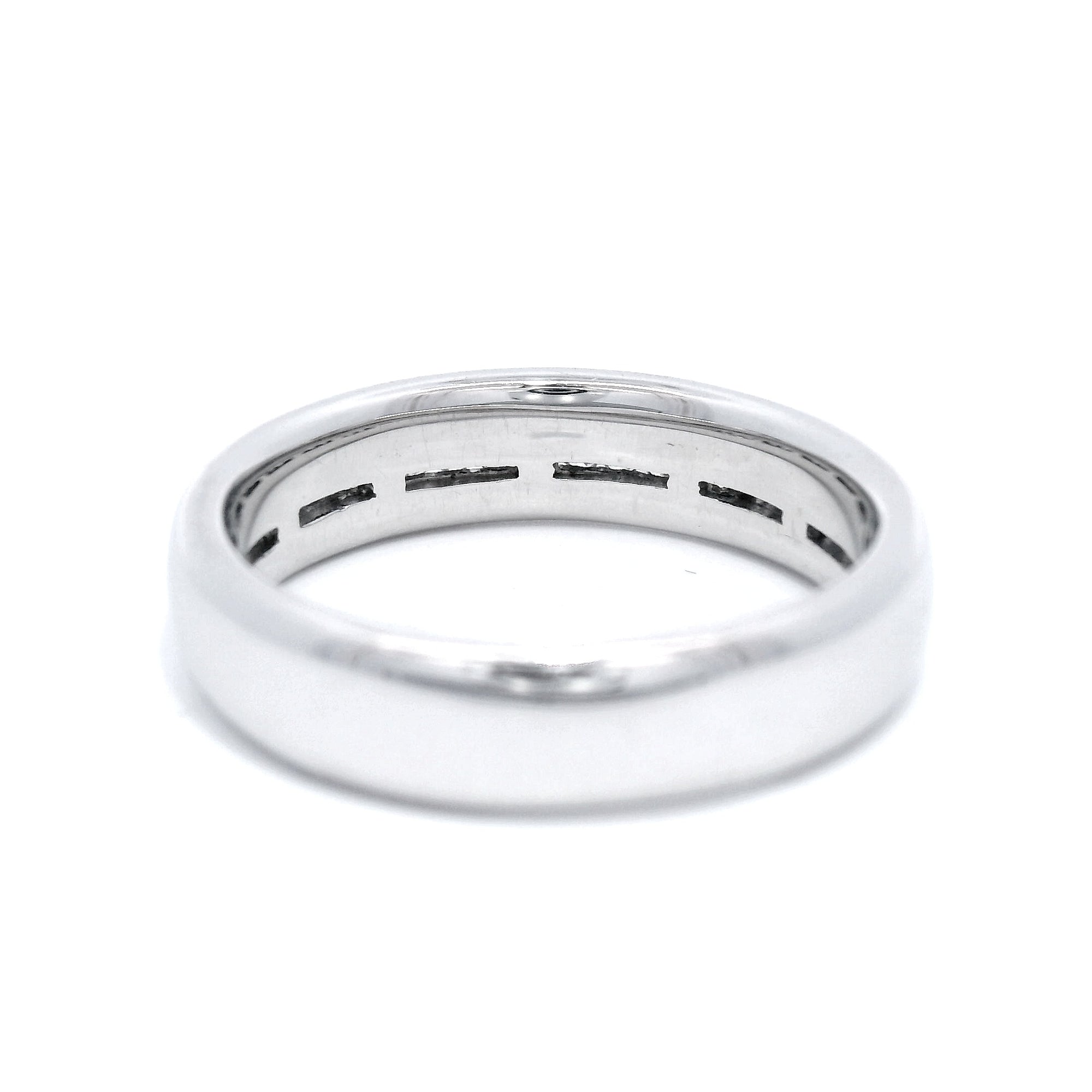 18 CARAT W/G DIA SET WEDDER SET WITH .23CT SMALLS SZ N