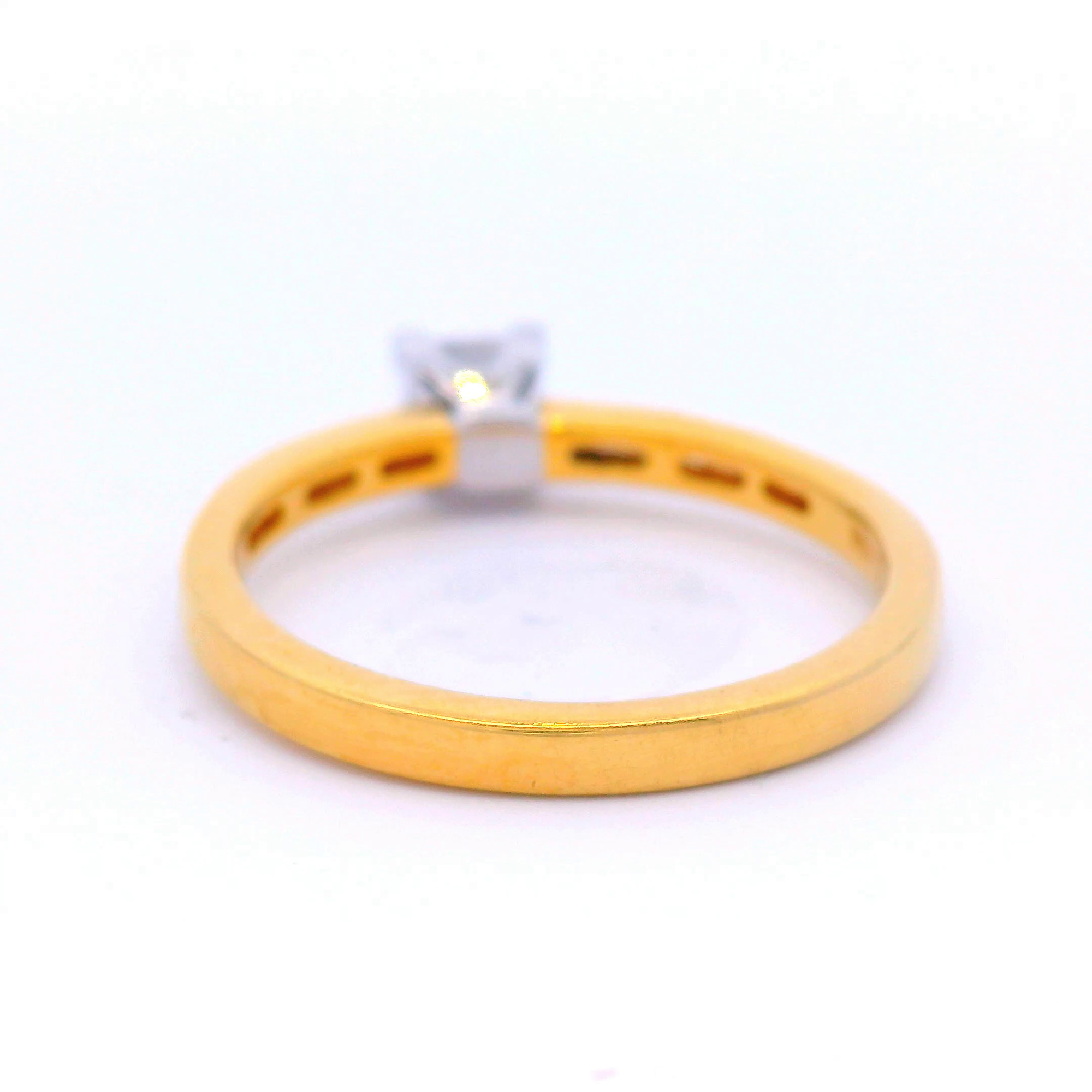 Diamond Set in Yellow Gold Ring