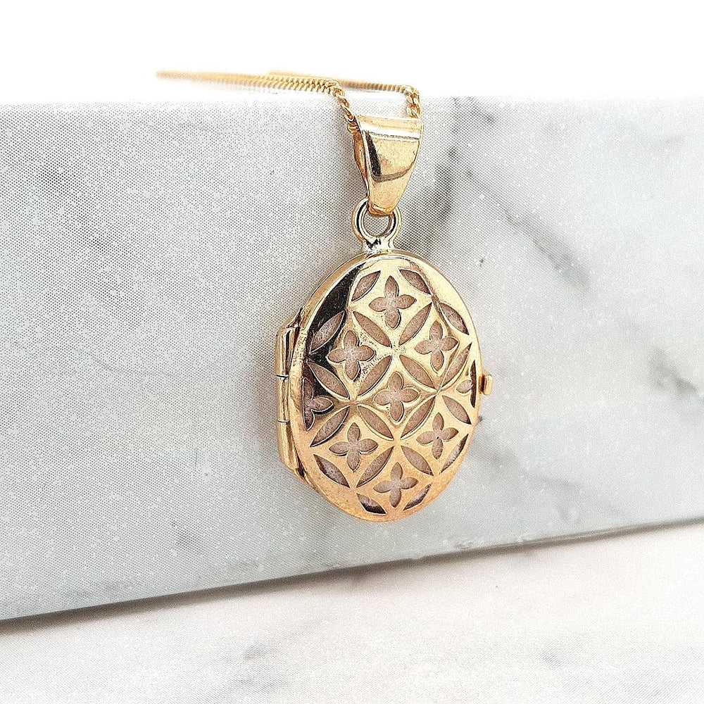 Fabric-Backed Lattice Locket in Yellow Gold