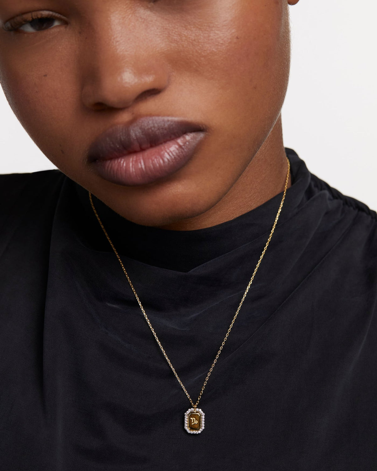 PDPAOLA Capricorn Necklace Engraved In Octagonal Pendant