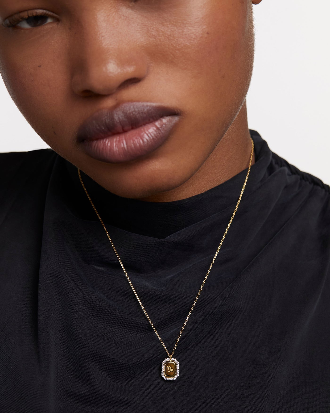 PDPAOLA Capricorn Necklace Engraved In Octagonal Pendant