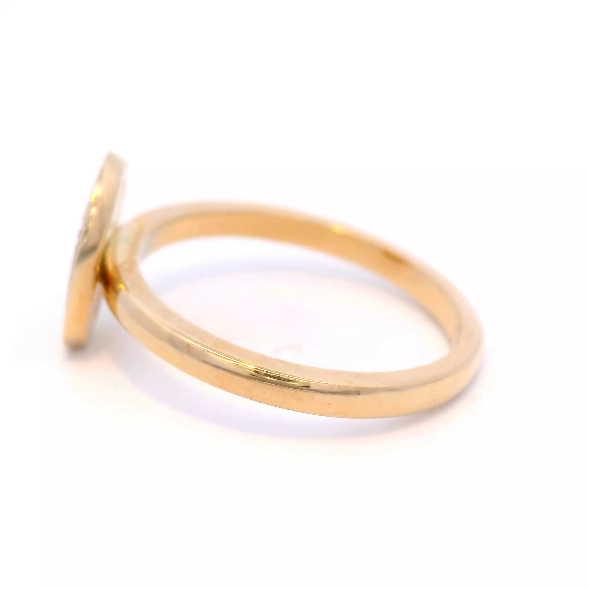 Oval Maze Ring in Yellow Gold