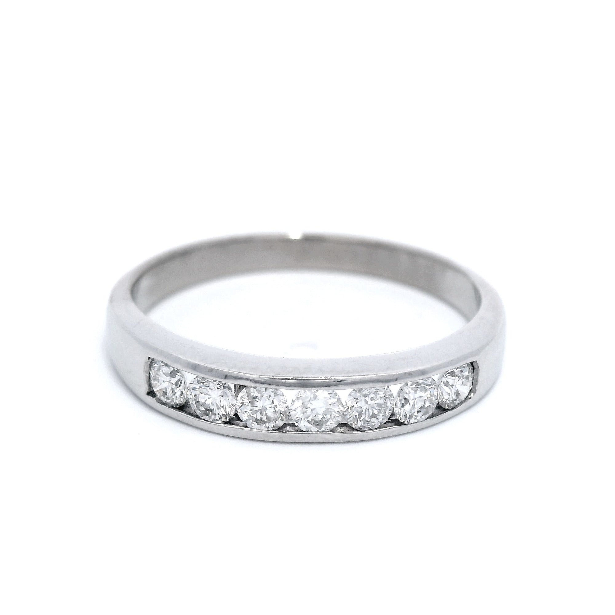 Q7 18CT W/G 7=.39CT RBC CHANNEL SET BAND SZ N