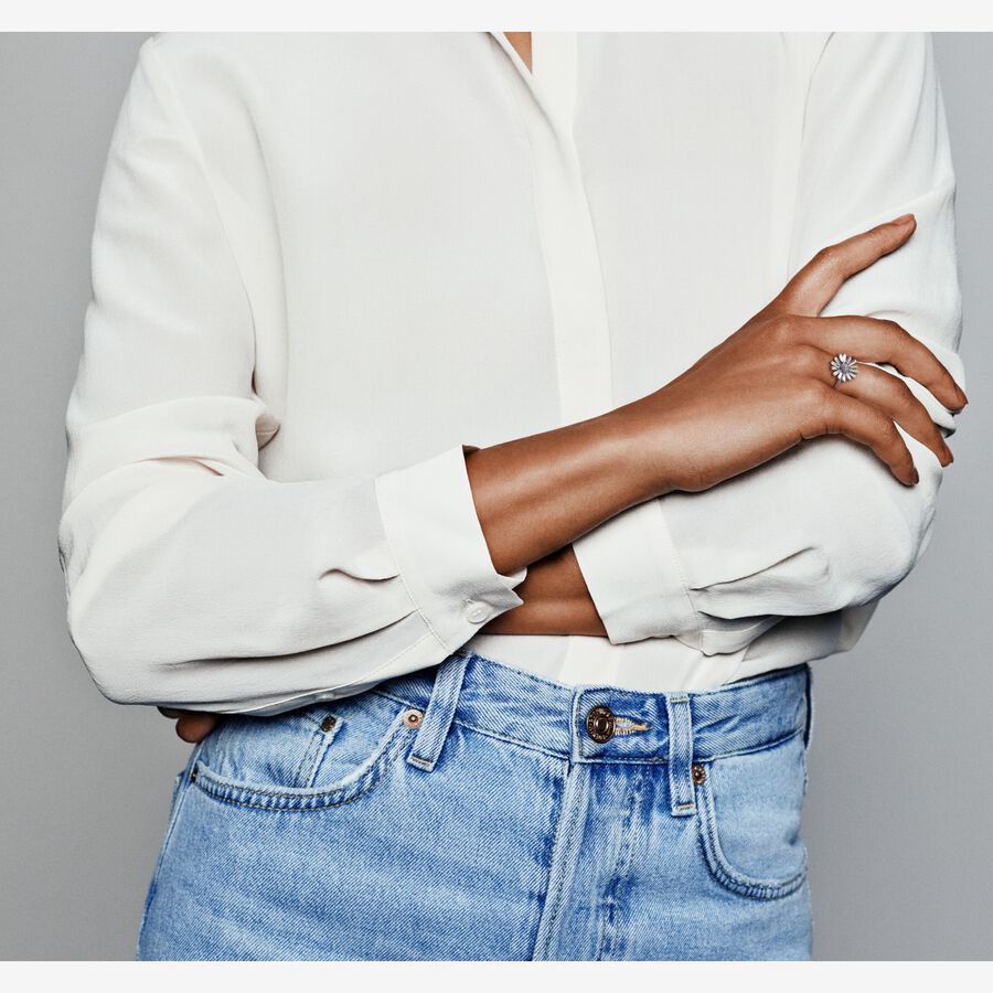 Daisy sterling silver ring with clear cubic zirconia