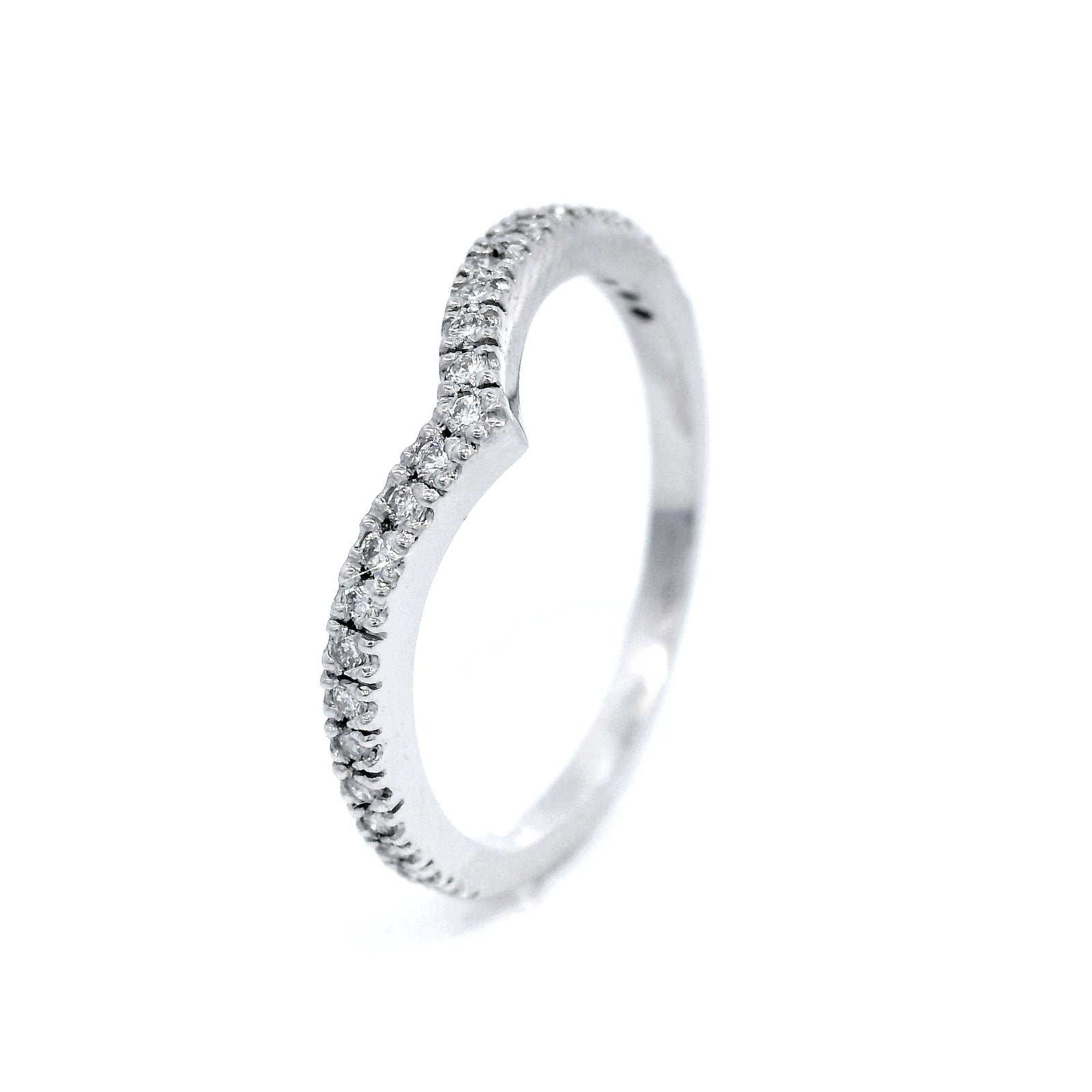 25x150pc Diamond 18ct White Gold