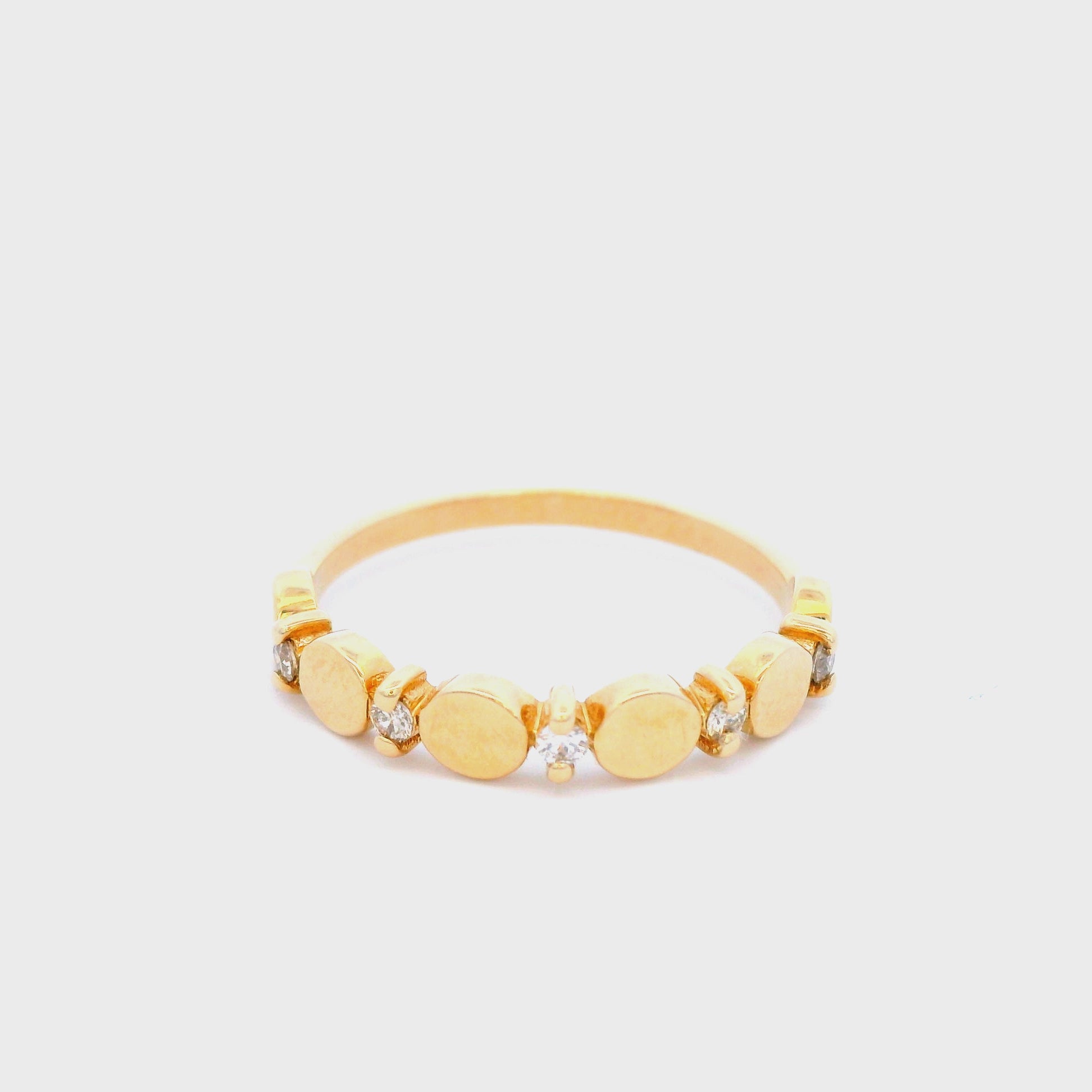 Diamond Ring in Yellow Gold